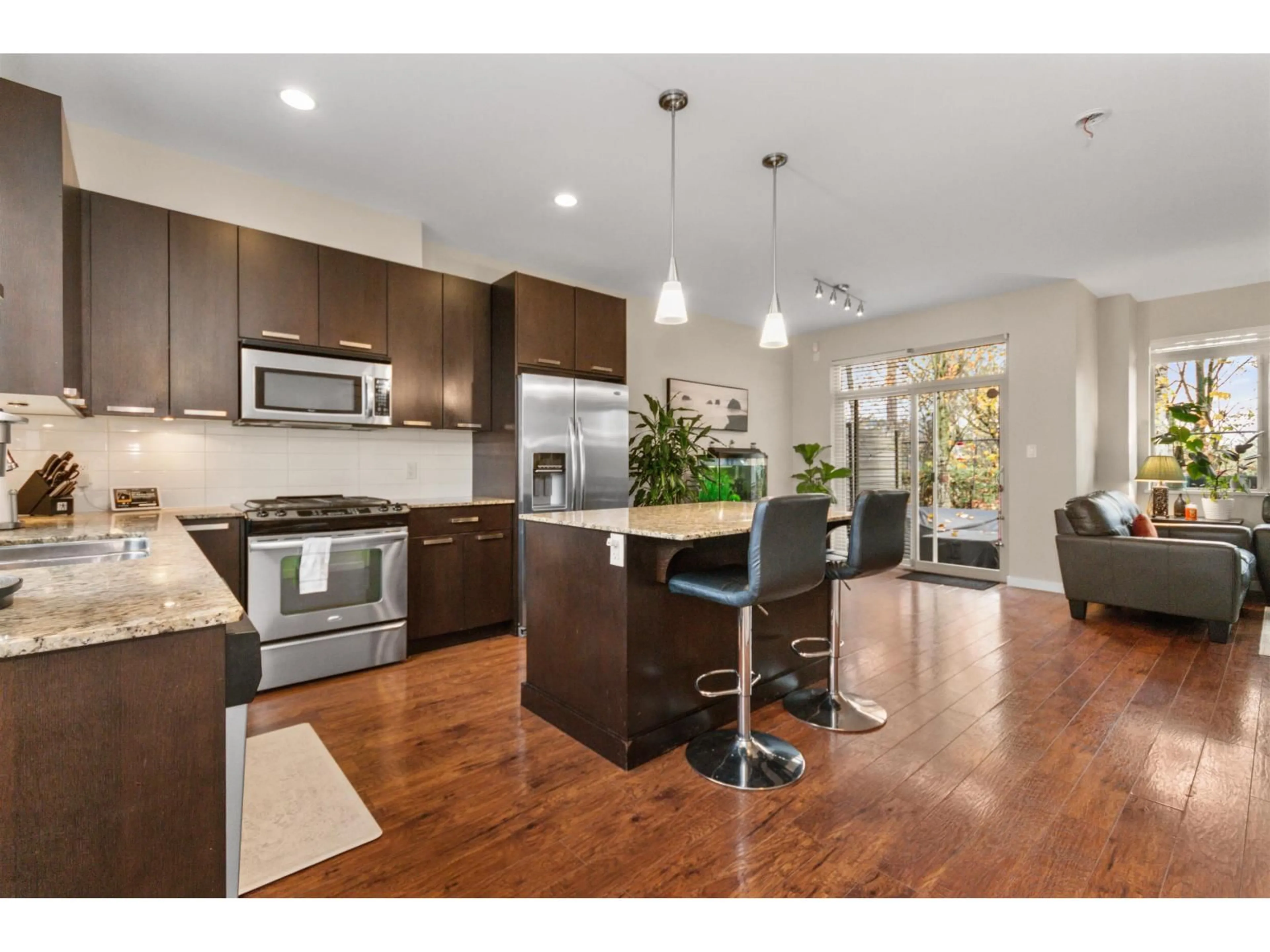 Open concept kitchen, unknown for 27 - 34248 KING, Abbotsford British Columbia V2S0B1