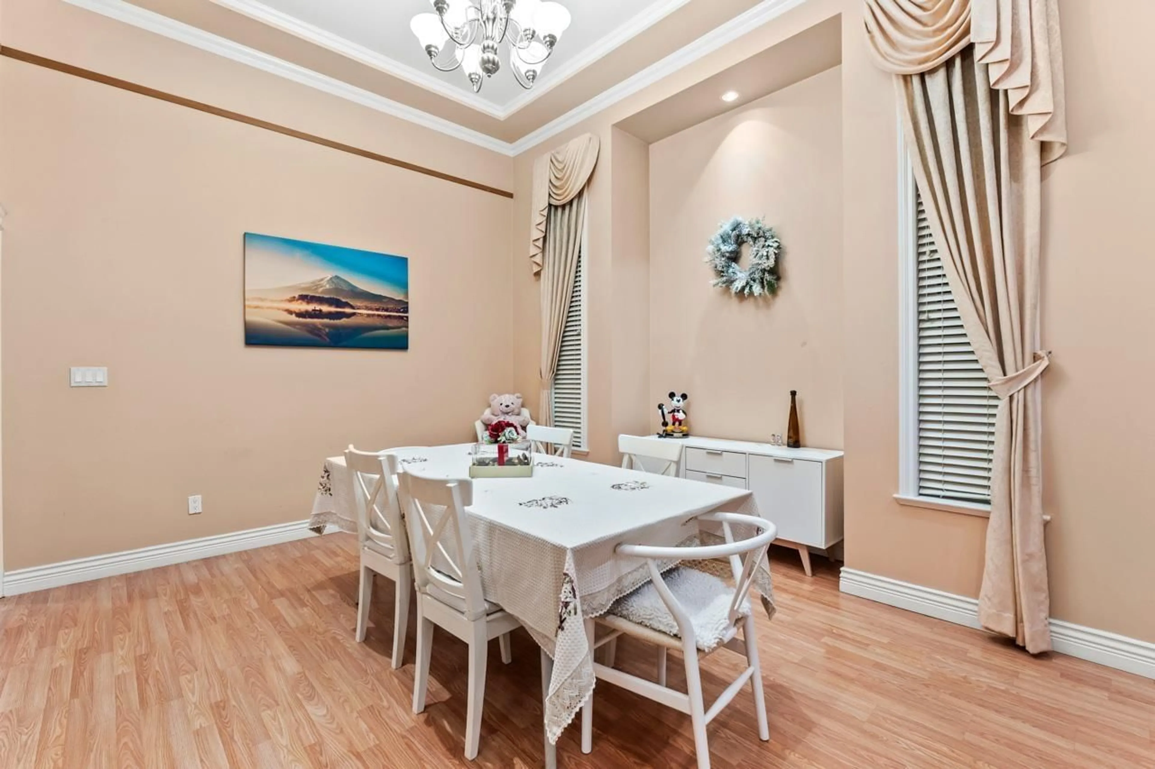 Dining room, wood/laminate floor for 13305 87B, Surrey British Columbia V3W6B9