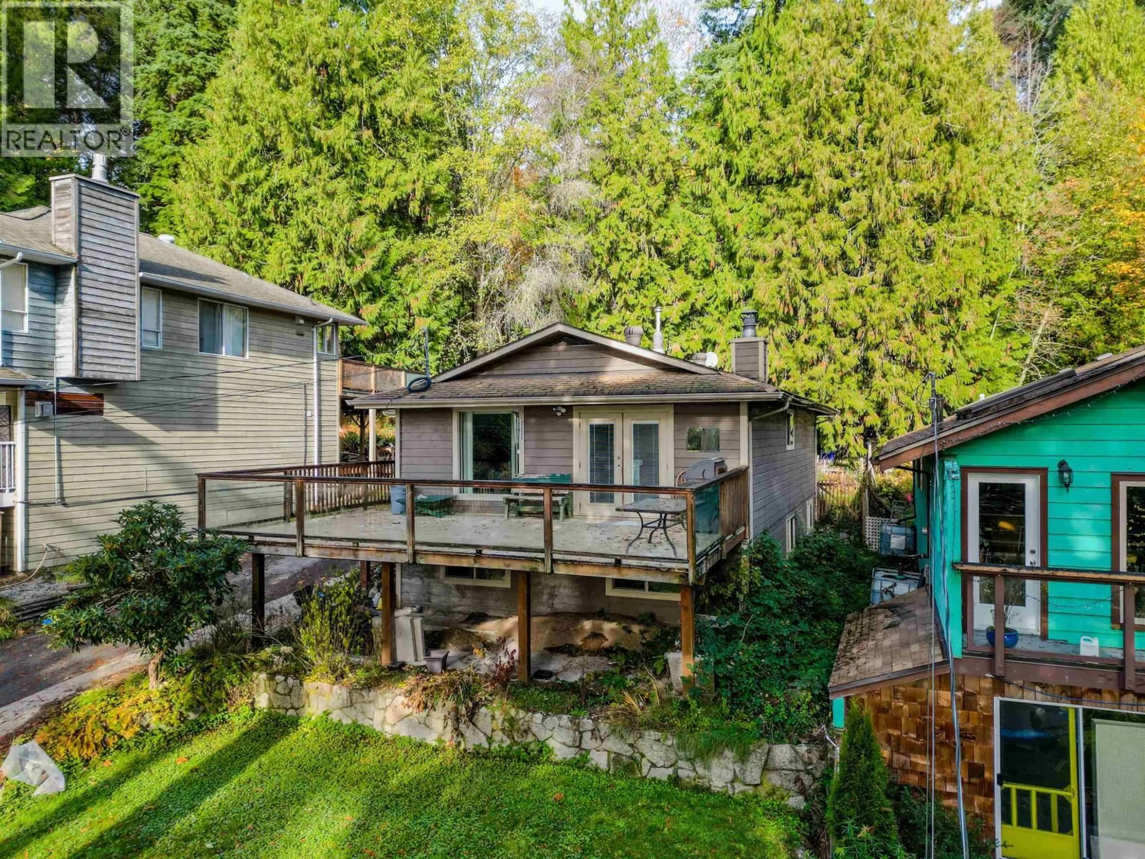 A pic from outside/outdoor area/front of a property/back of a property/a pic from drone, unknown for 538 REED ROAD, Gibsons British Columbia V0N1V1