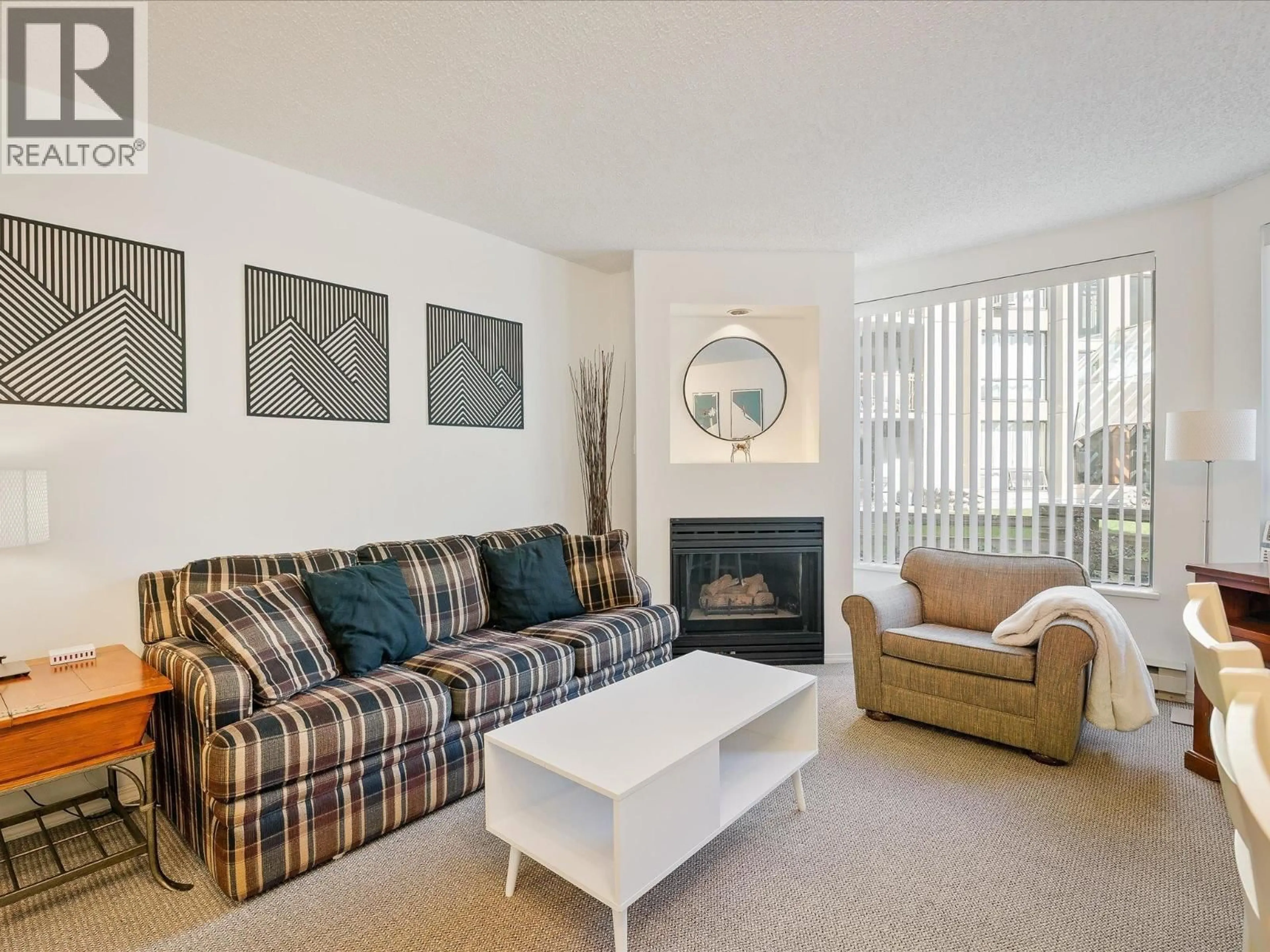 Living room with furniture, unknown for 220 - 4809 SPEARHEAD DRIVE, Whistler British Columbia V0N1B4