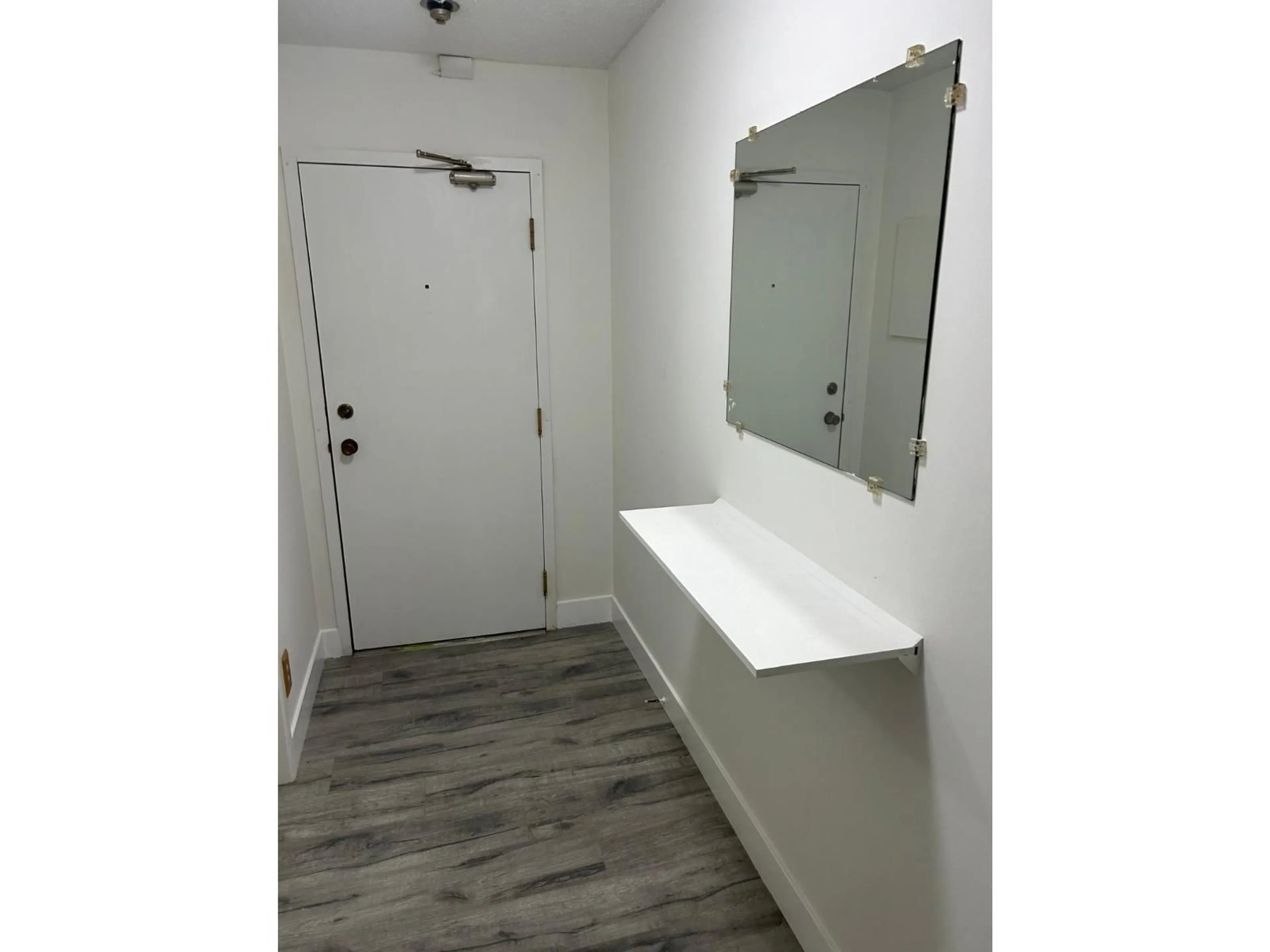 A pic of a room for 310 - 5906 176A STREET, Surrey British Columbia V3S4H7