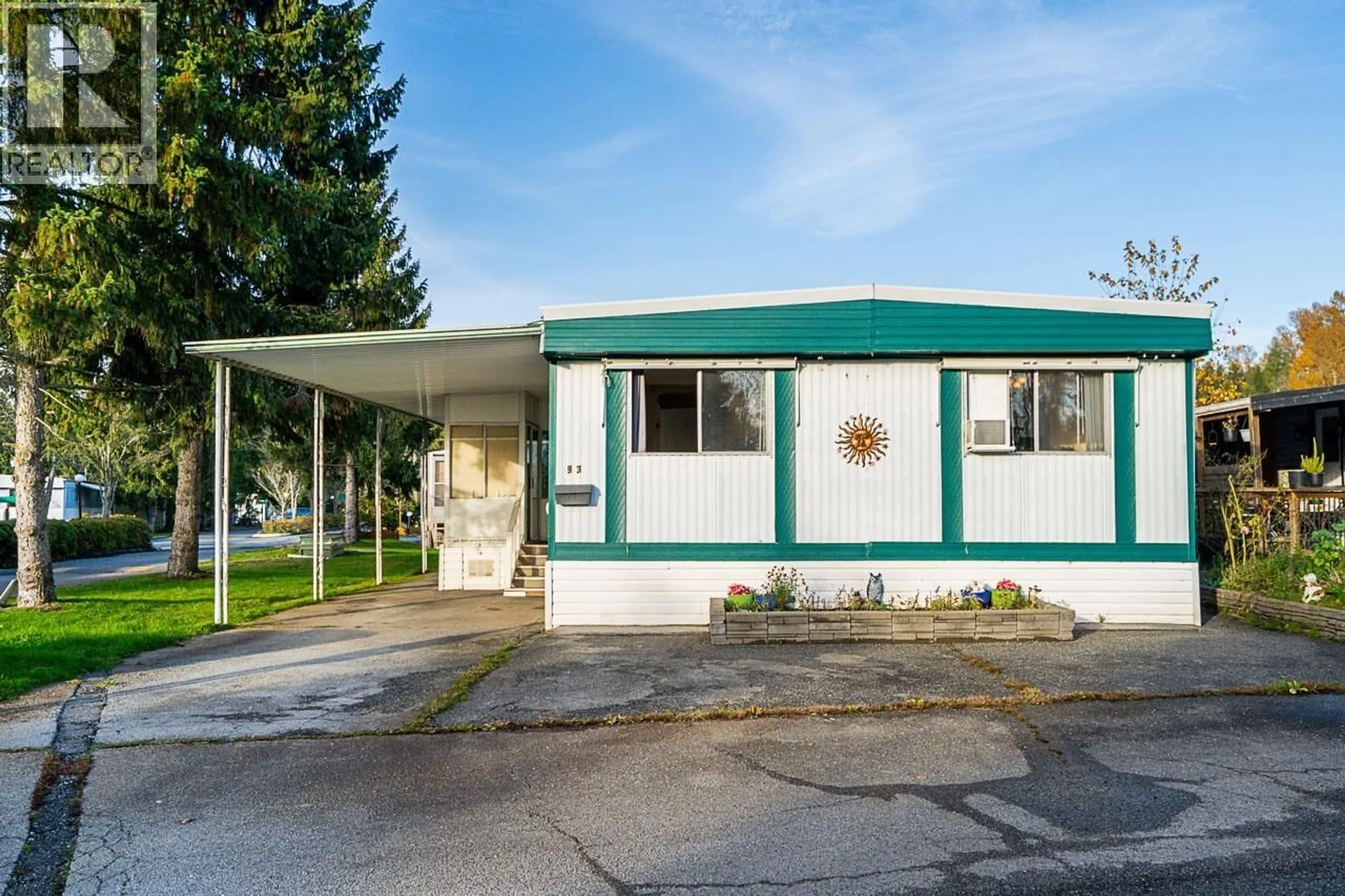 Home with vinyl exterior material, street for 93 - 201 CAYER STREET, Coquitlam British Columbia V3K5A9