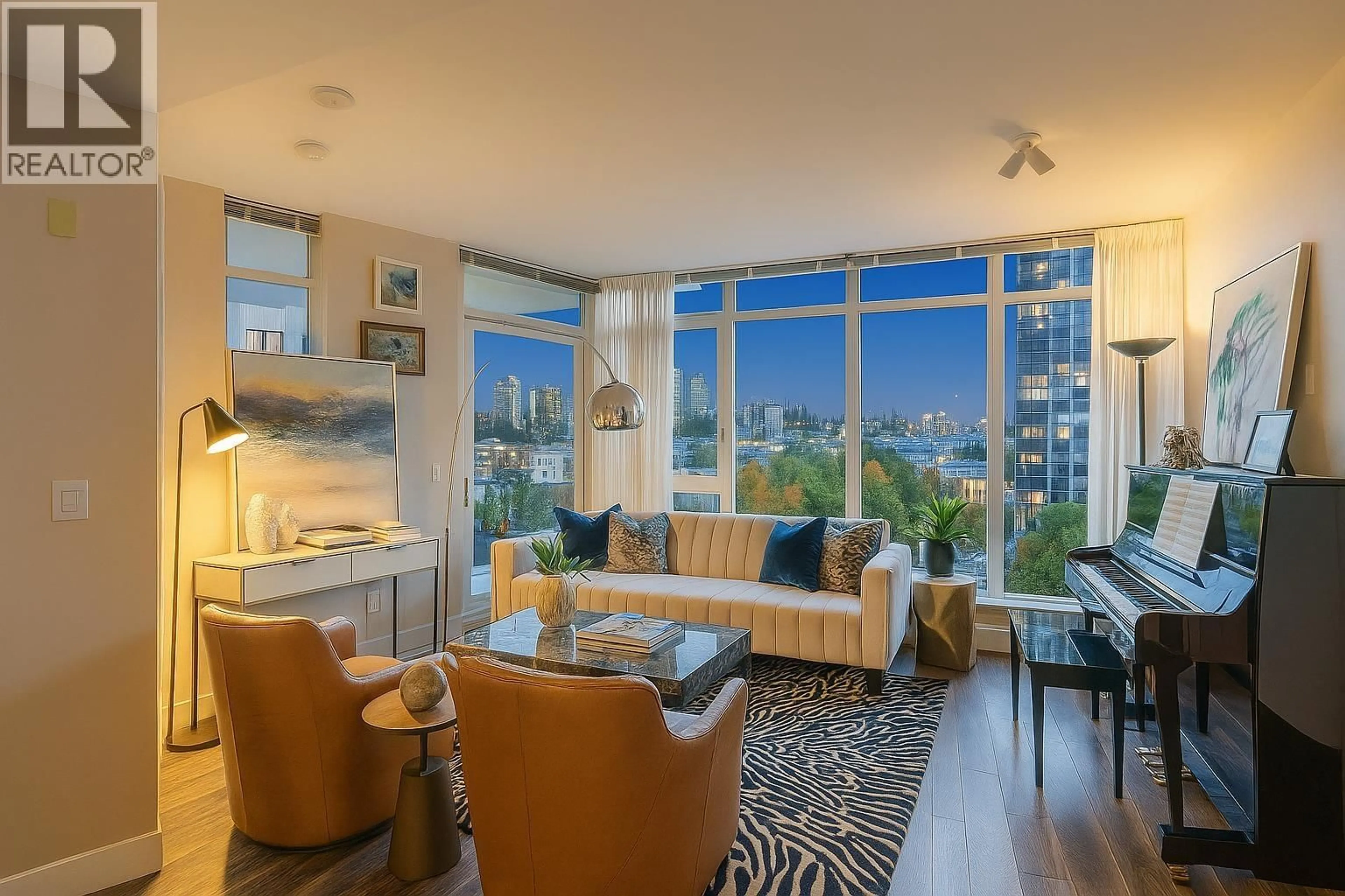 Living room with furniture, unknown for 901 - 175 2ND STREET, North Vancouver British Columbia V7M0A5