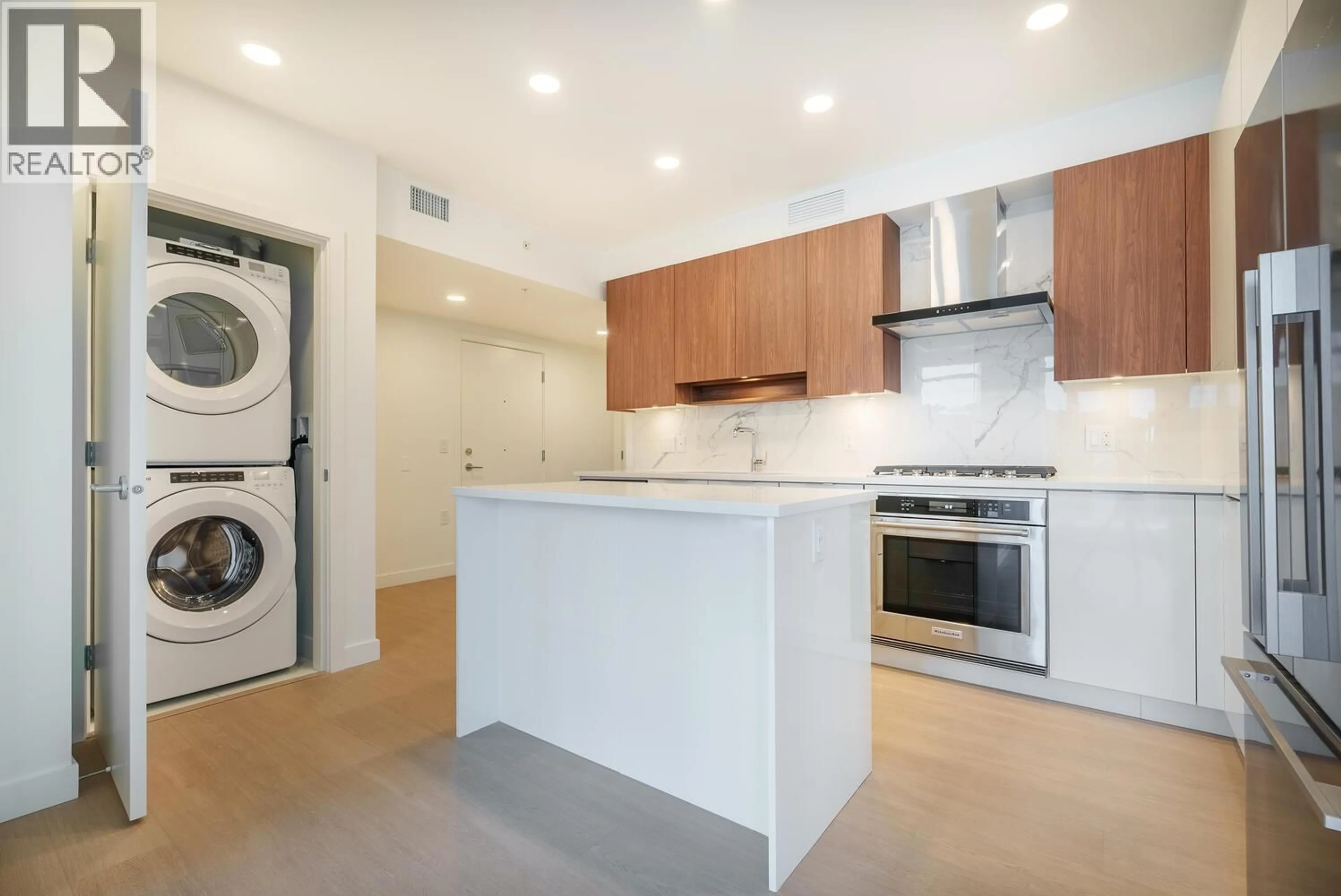 Open concept kitchen, unknown for 204 - 7683 PARK CRESCENT, Burnaby British Columbia V3N0J4