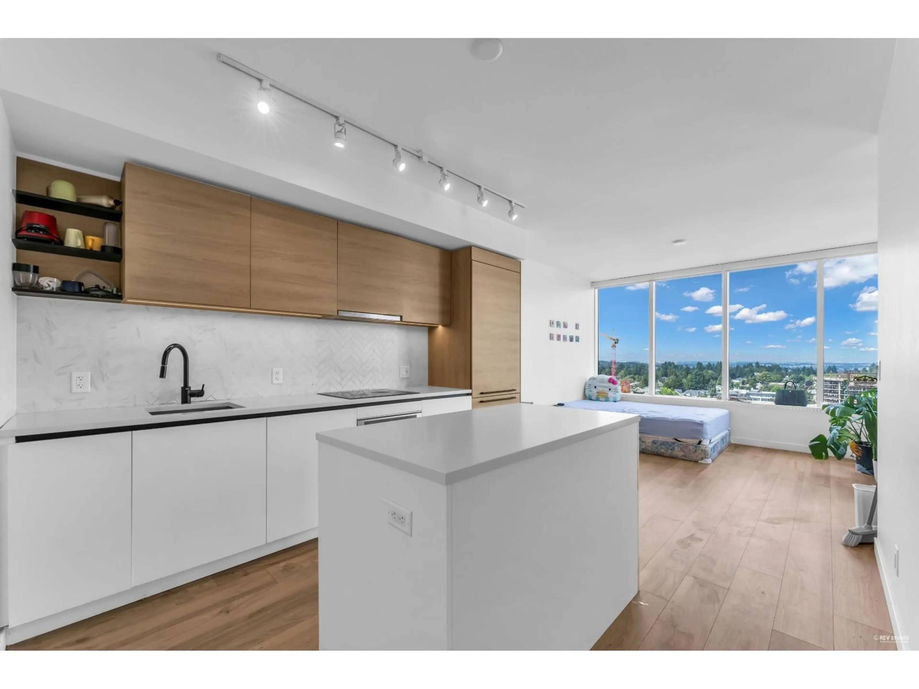 Open concept kitchen, unknown for 2001 - 10448 UNIVERSITY, Surrey British Columbia V3T0S7