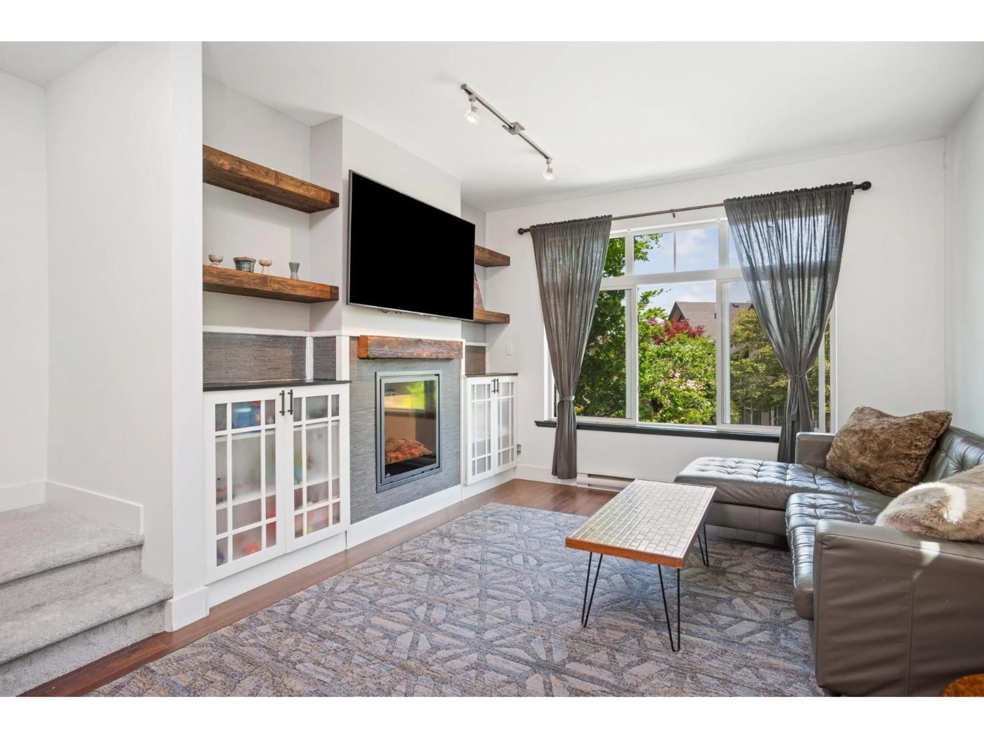 Living room with furniture, unknown for 32 - 6299 144, Surrey British Columbia V3X1A2