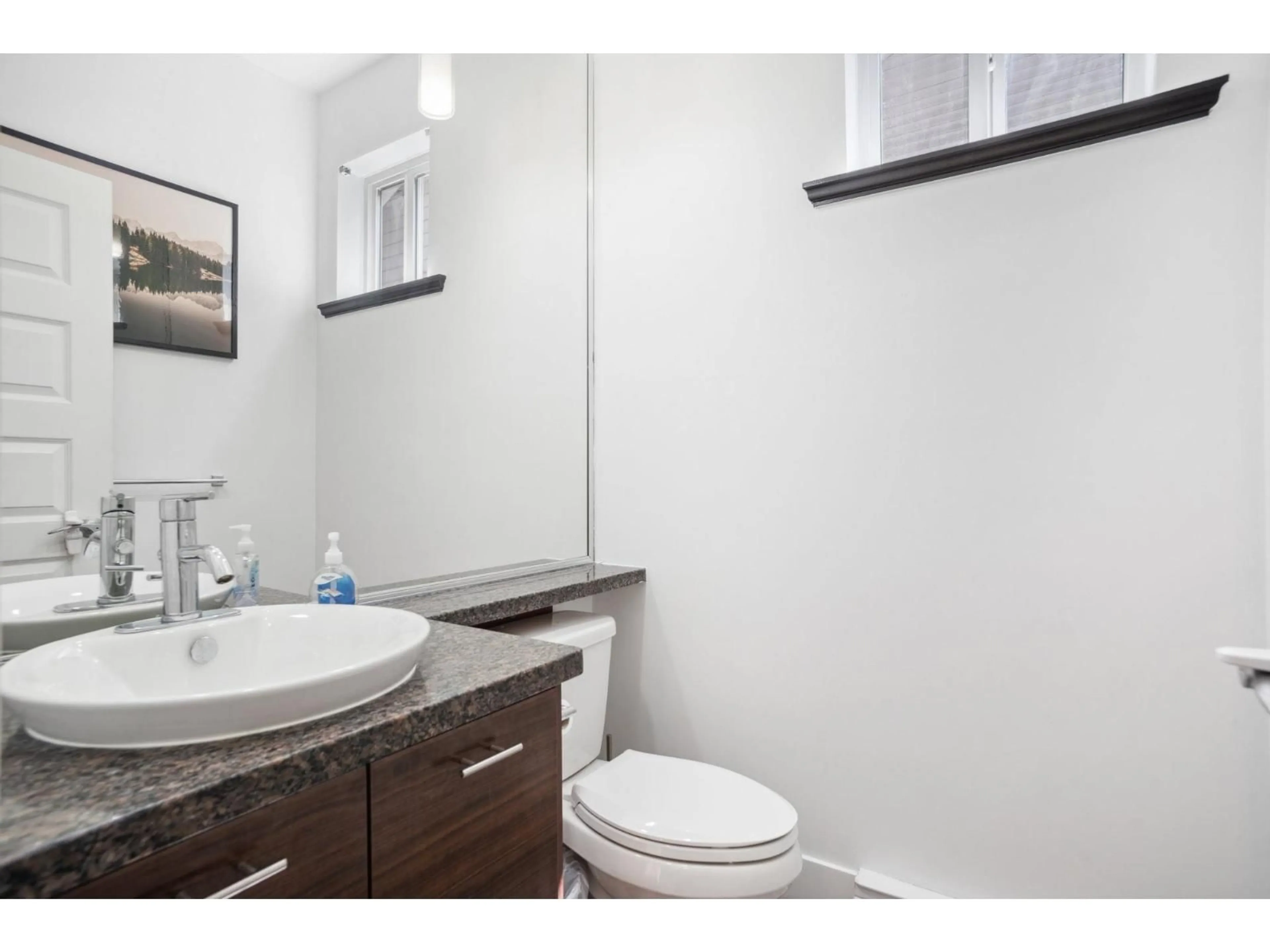 Standard bathroom, unknown for 32 - 6299 144 STREET, Surrey British Columbia V3X1A2