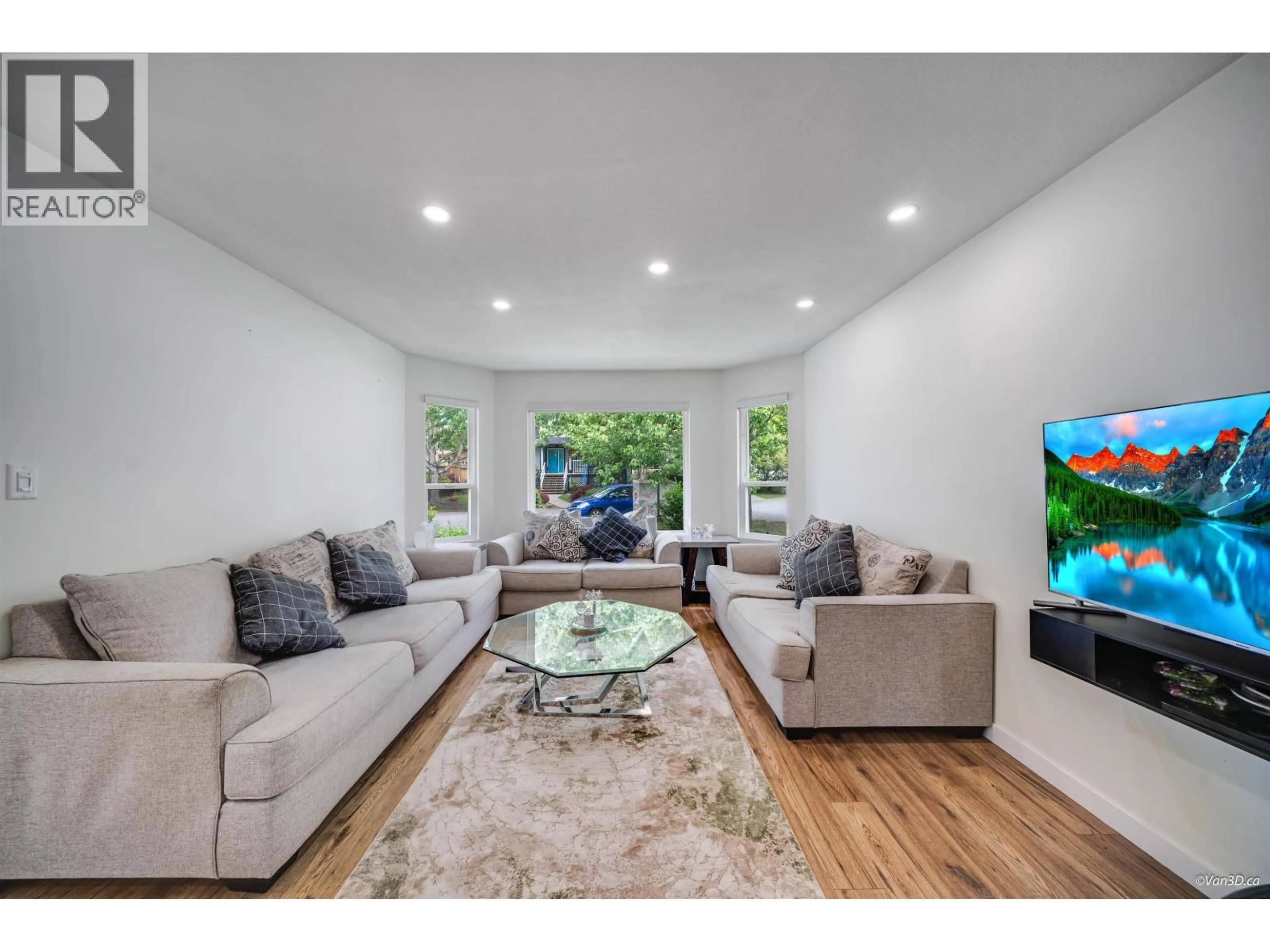 Living room with furniture, unknown for 23796 110B AVENUE, Maple Ridge British Columbia V2W1E6