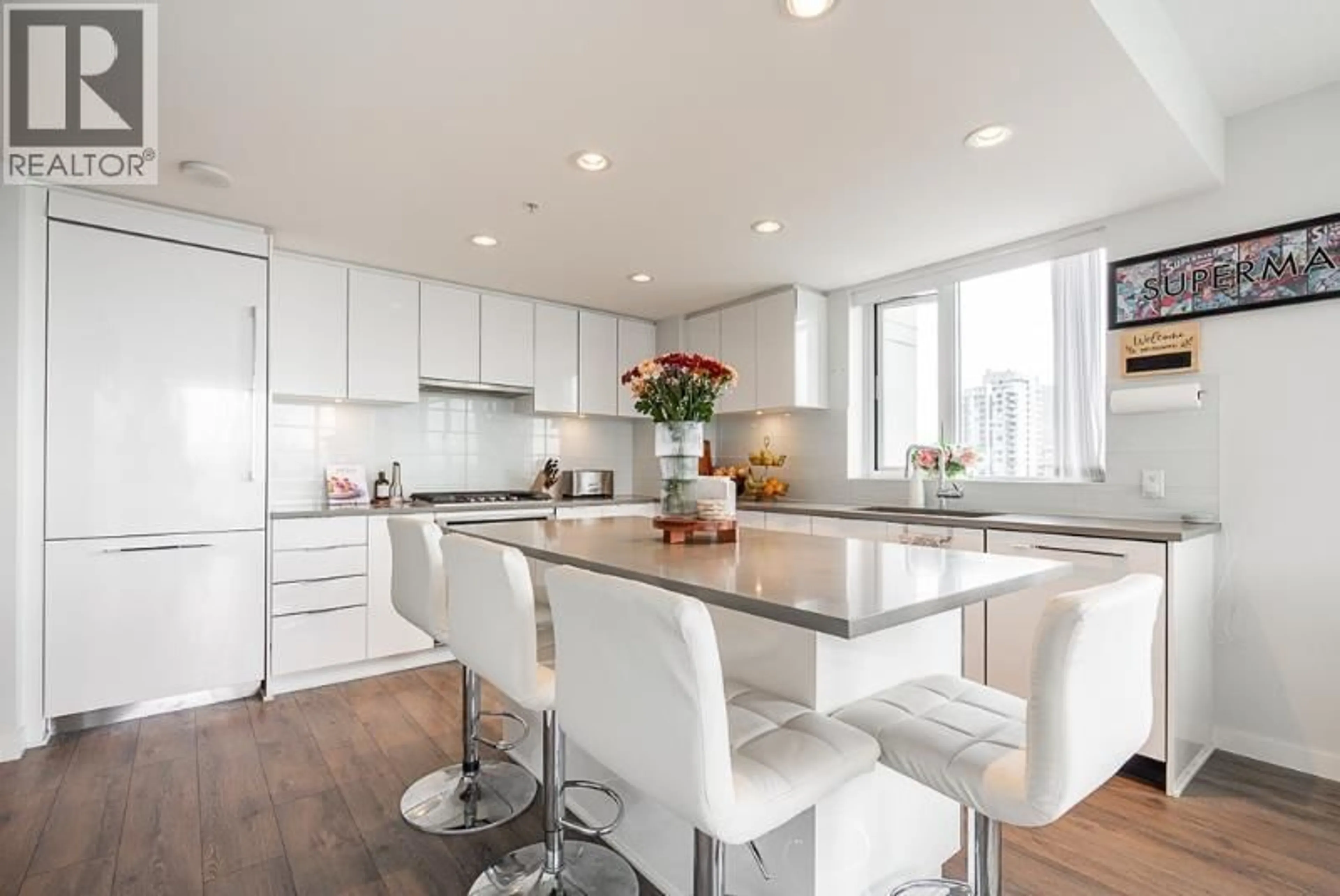 Contemporary kitchen, wood/laminate floor for 1601 - 2388 MADISON AVENUE, Burnaby British Columbia V5C0K8