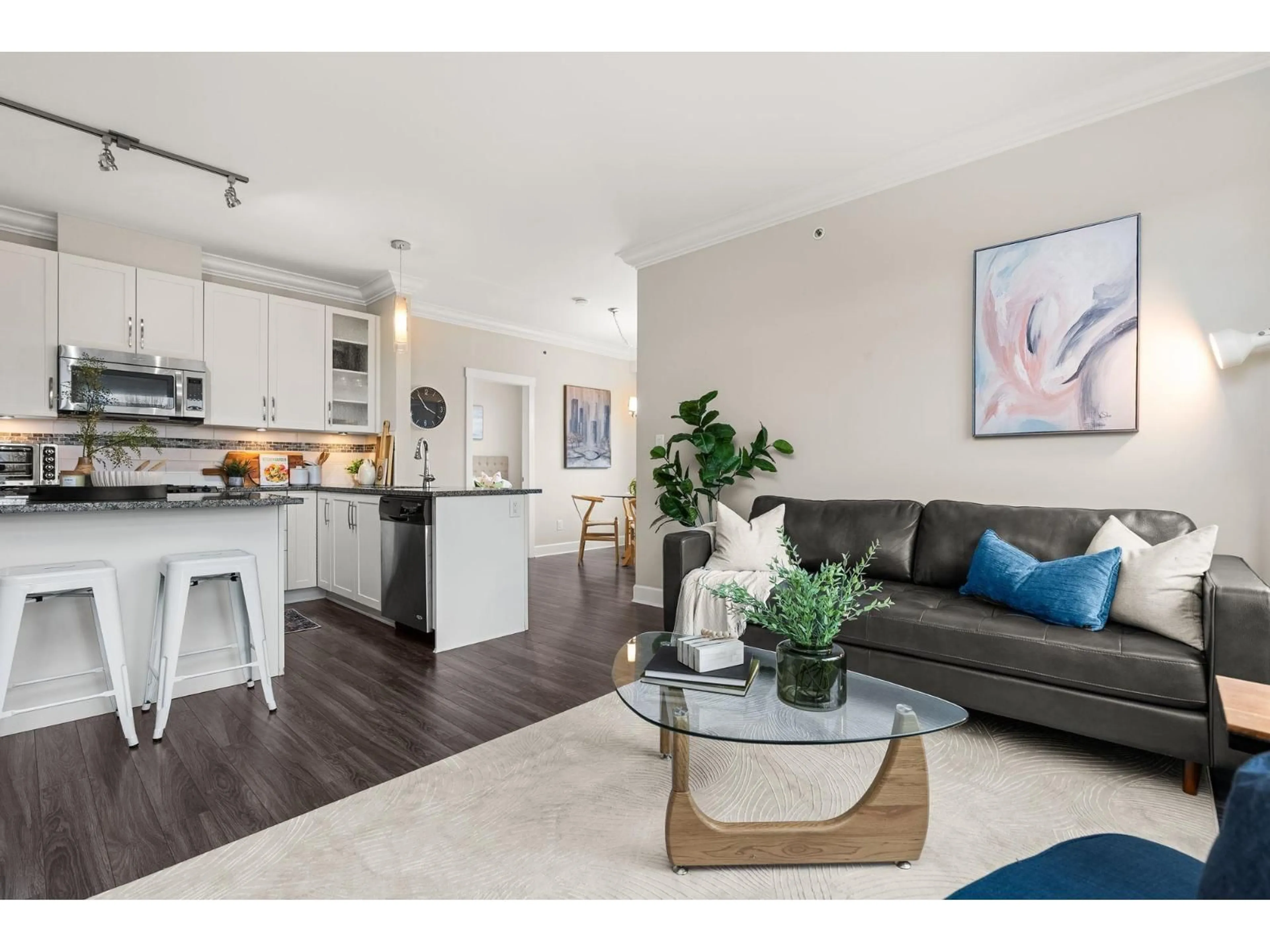 Living room with furniture, unknown for 319 - 20861 83 AVENUE, Langley British Columbia V2Y2C4