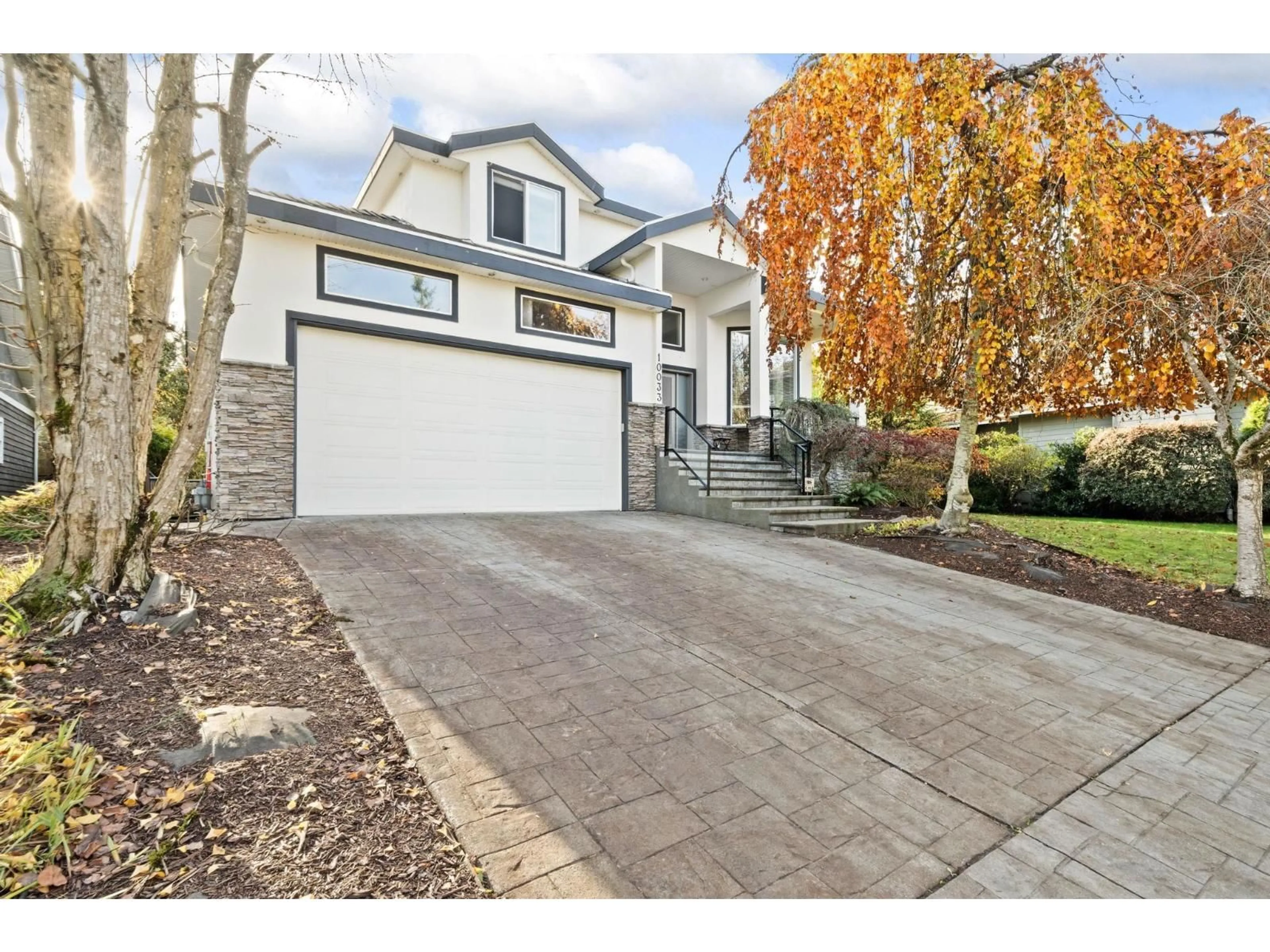 Unknown for 10033 181, Surrey British Columbia V4N5B5