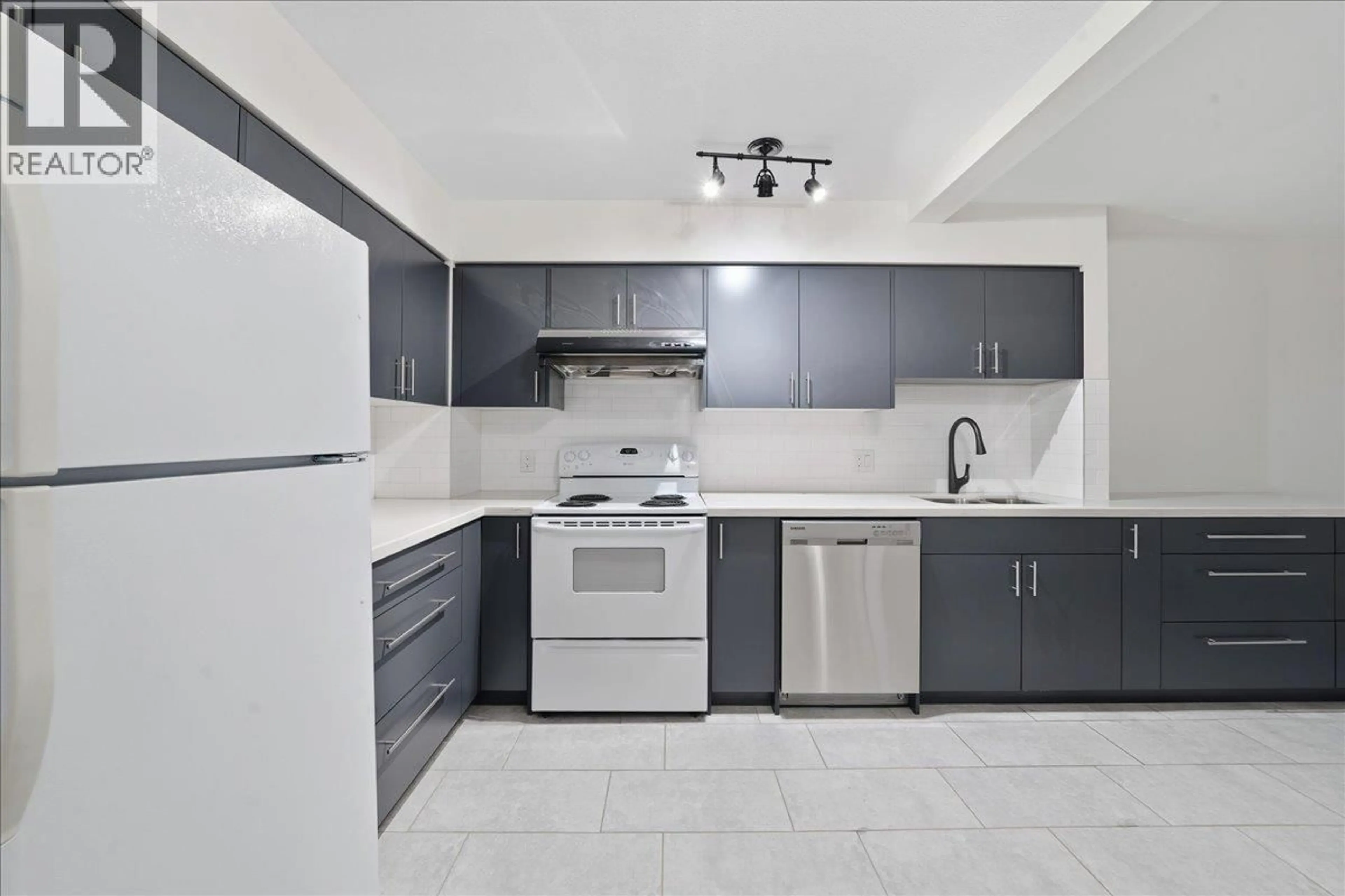 Standard kitchen, ceramic/tile floor for 14 - 7231 MOFFATT ROAD, Richmond British Columbia V6Y1X9