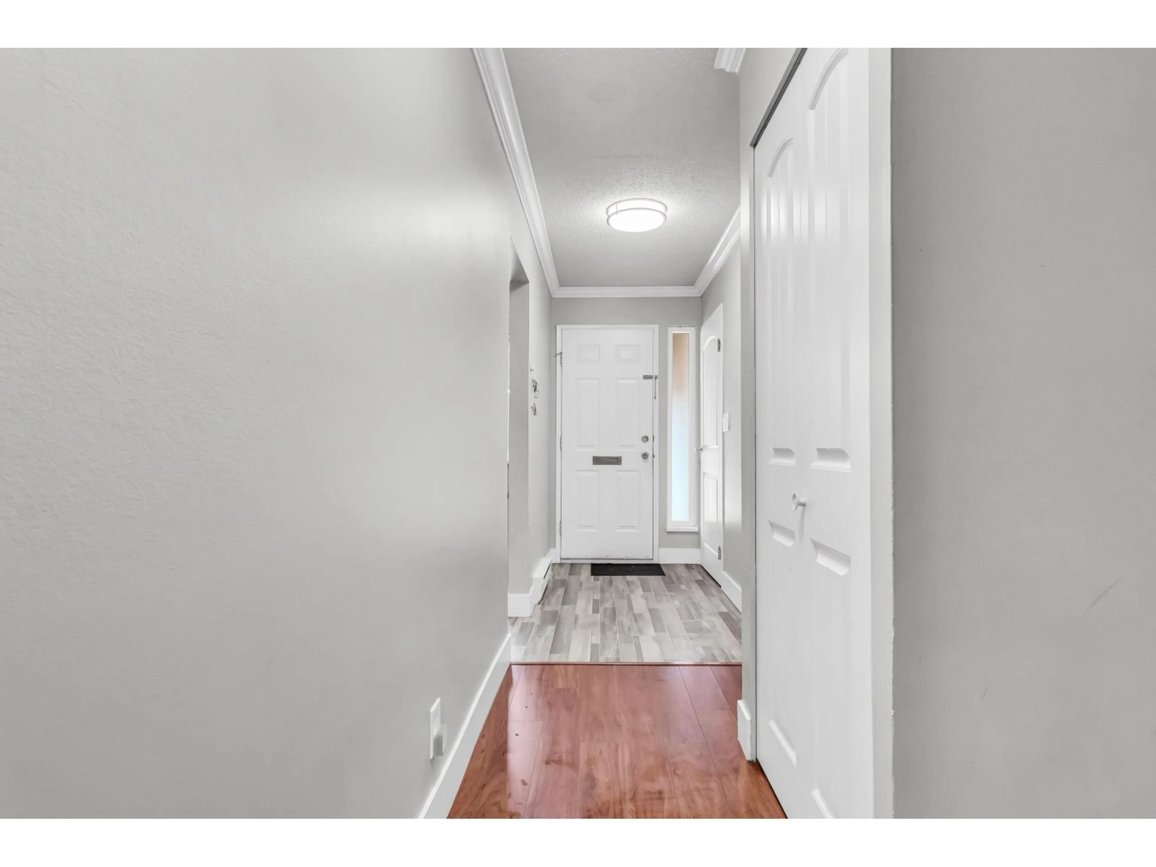 Indoor entryway for 86 - 13880 74 AVENUE, Surrey British Columbia V3W7E6