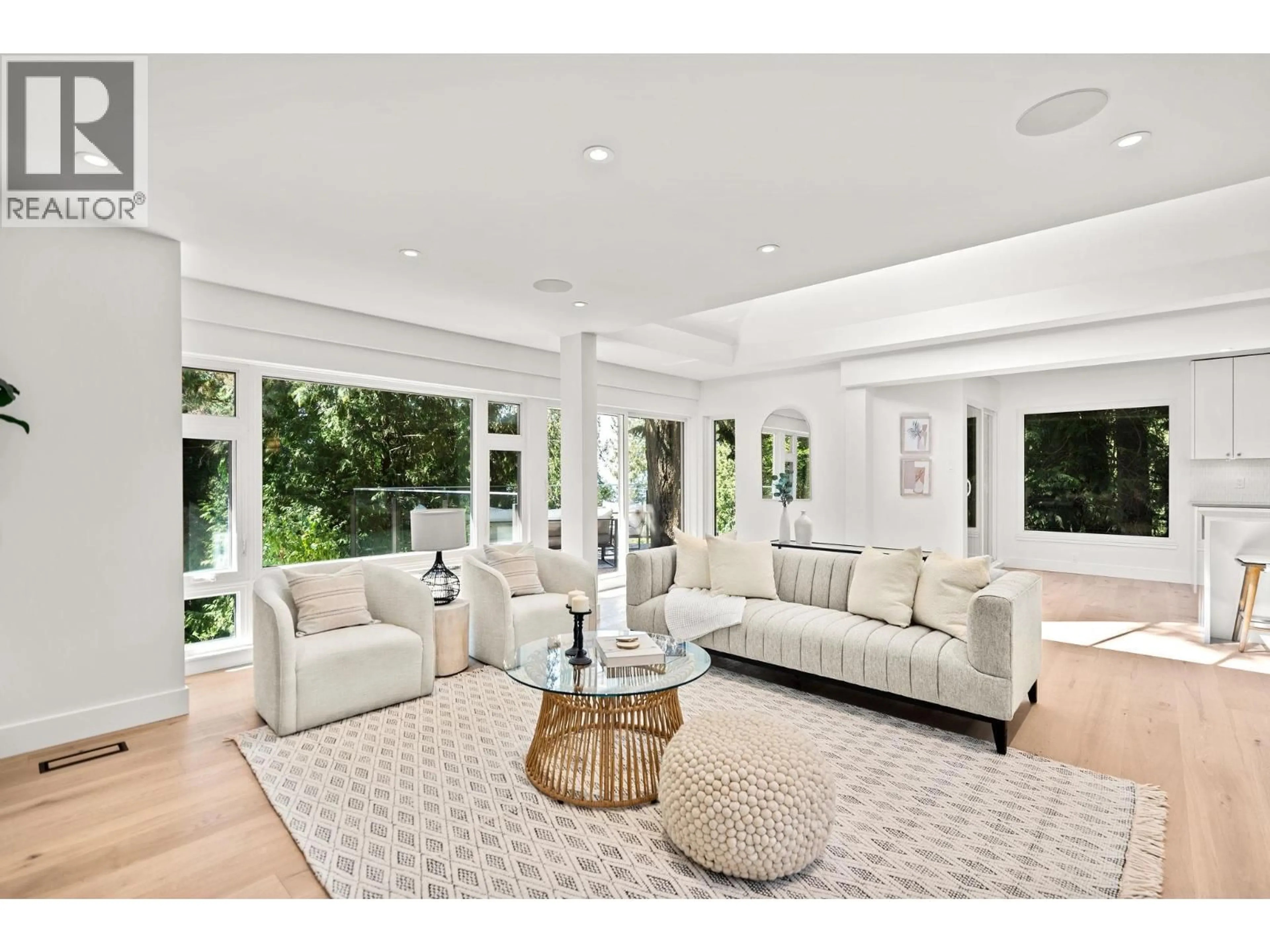 Living room with furniture, unknown for 5061 BEAR LANE, West Vancouver British Columbia V7W1L2