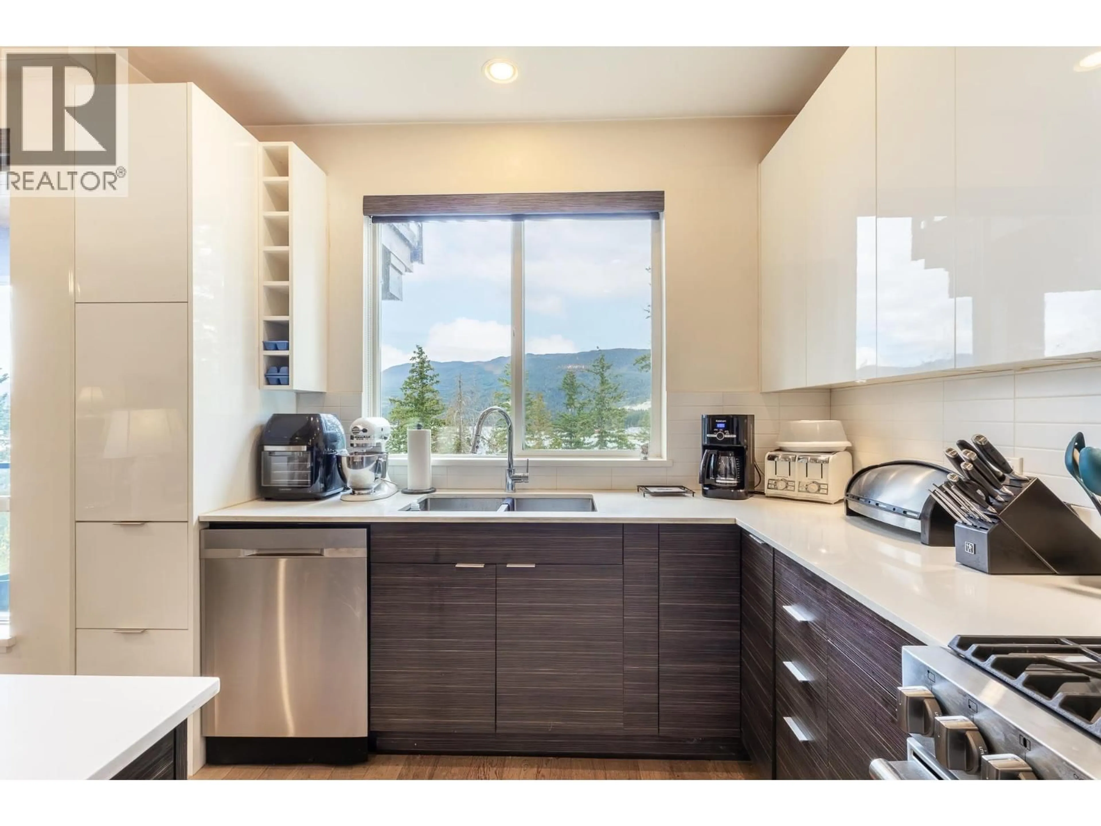 Unknown for 101 - 5782 MARINE WAY, Sechelt British Columbia V7Z0L8