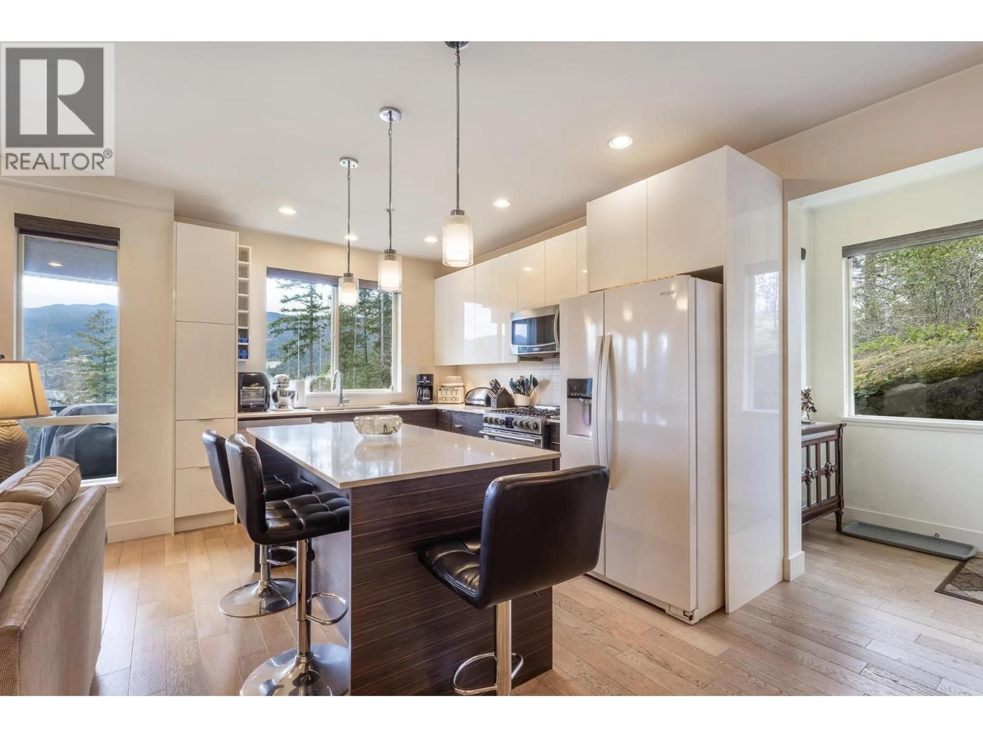 Open concept kitchen, unknown for 101 - 5782 MARINE WAY, Sechelt British Columbia V7Z0L8
