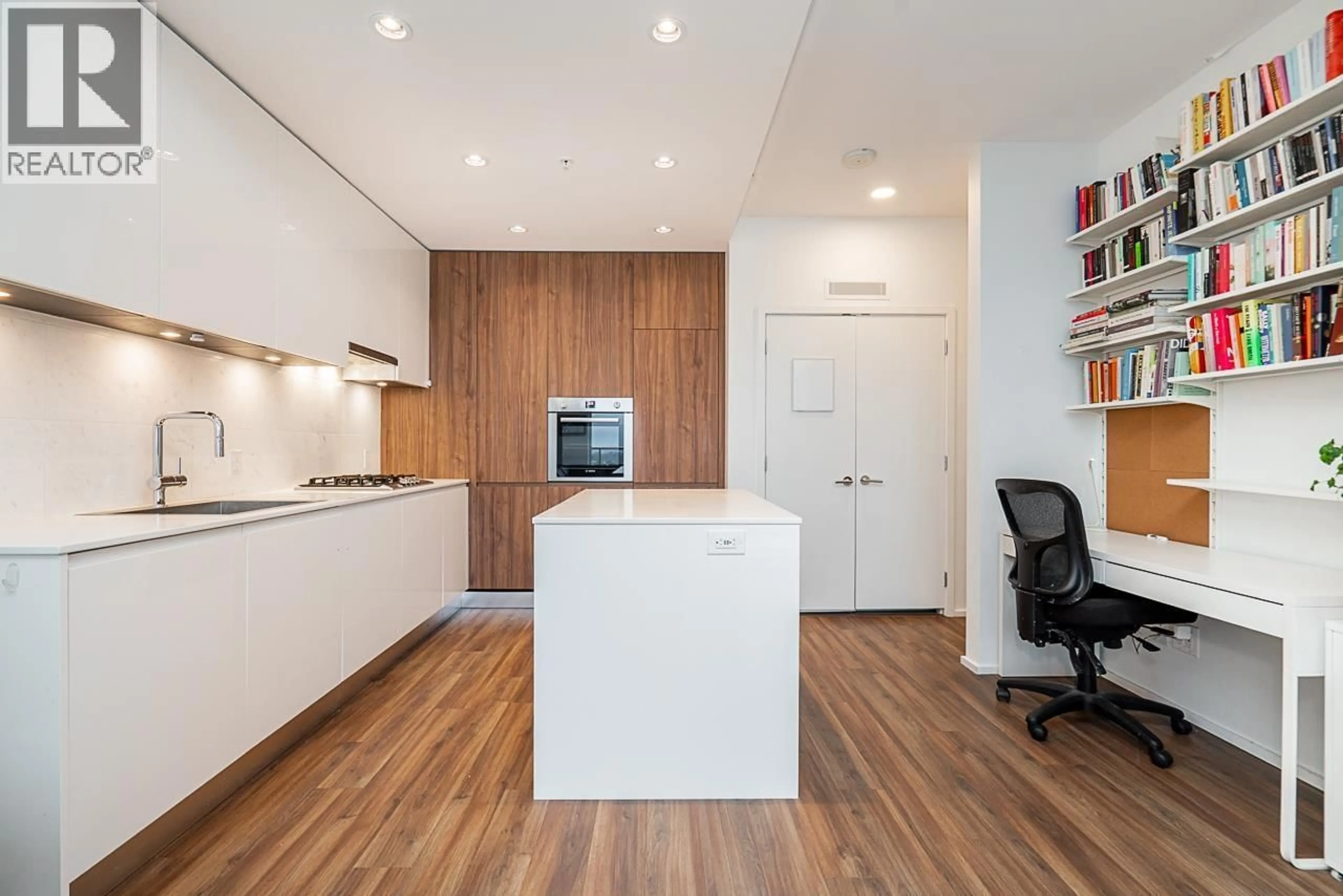 Contemporary kitchen, wood/laminate floor for 3210 - 4650 BRENTWOOD BOULEVARD, Burnaby British Columbia V5C0M3