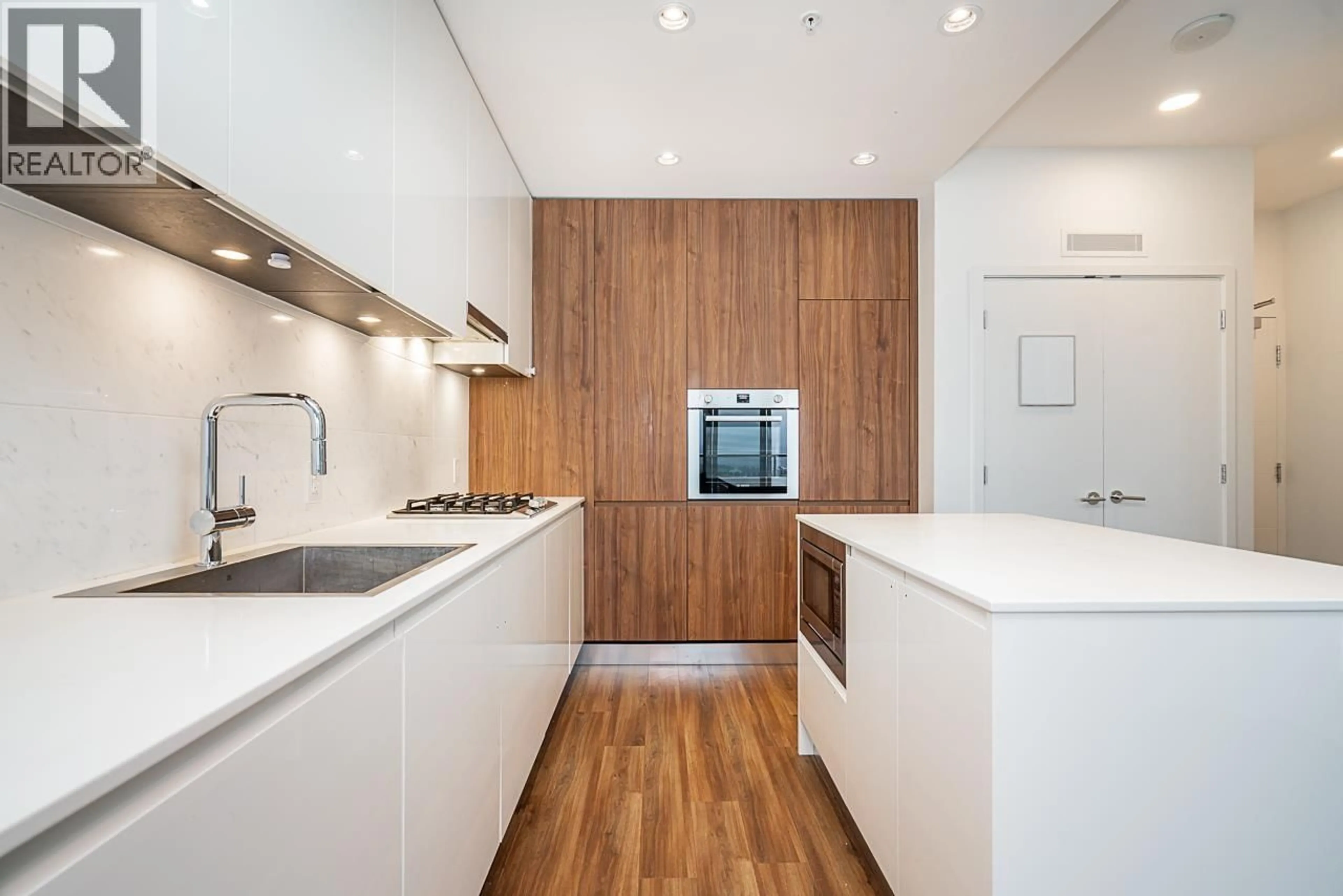 Contemporary kitchen, wood/laminate floor for 3210 - 4650 BRENTWOOD BOULEVARD, Burnaby British Columbia V5C0M3