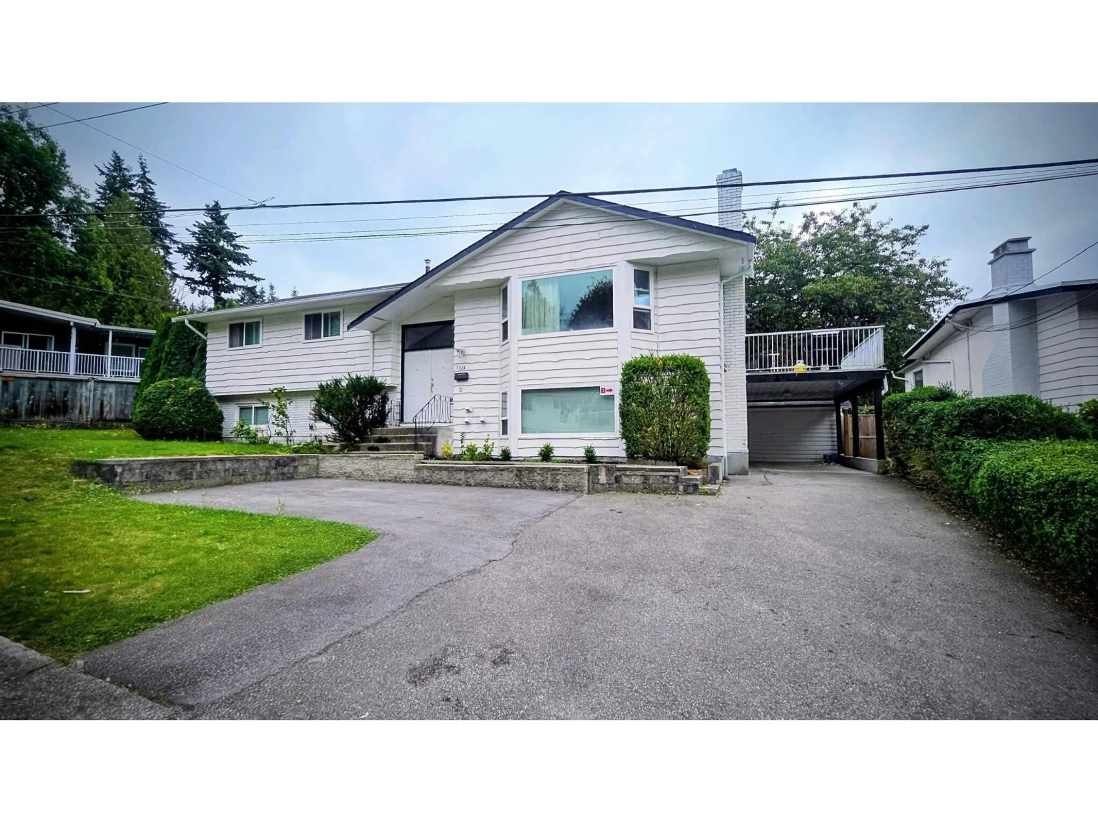 A pic from outside/outdoor area/front of a property/back of a property/a pic from drone, street for 7328 YORK, Delta British Columbia V4C4L5