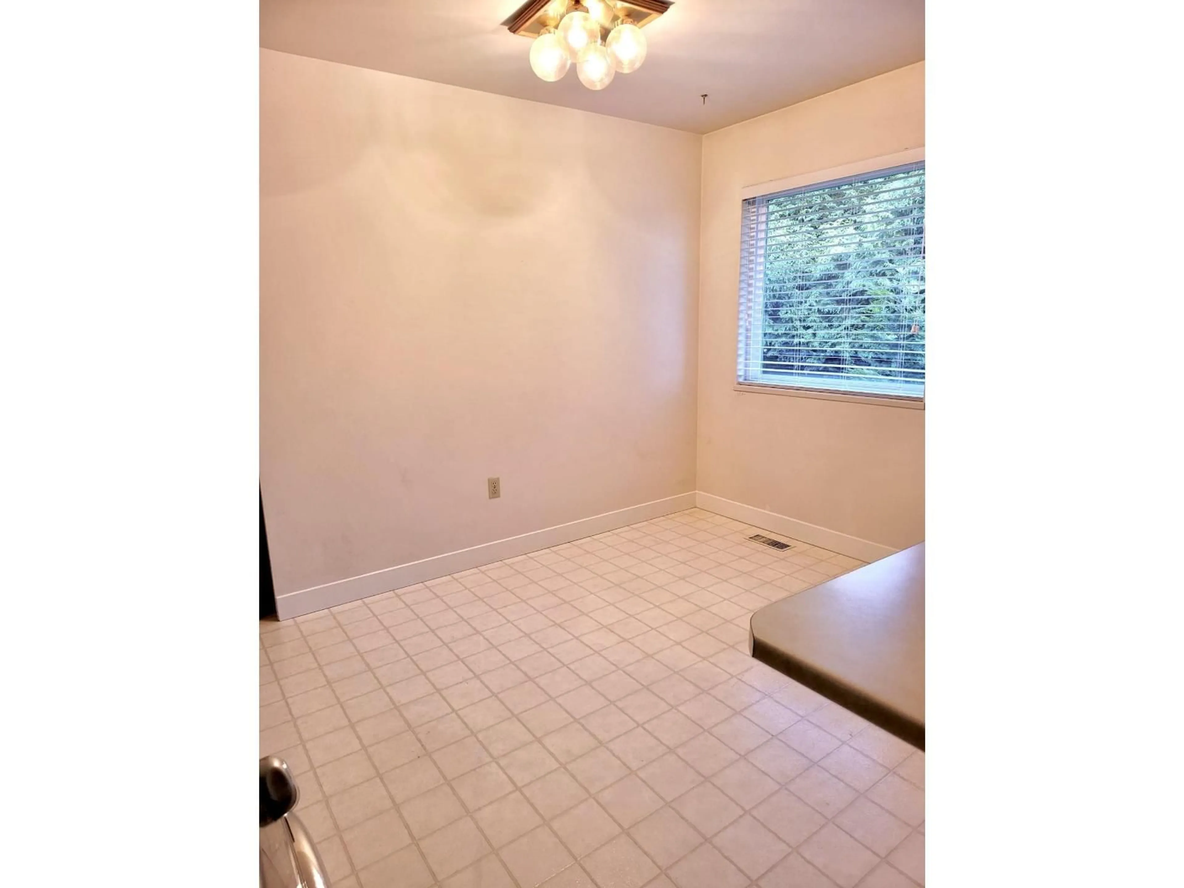 A pic of a room for 7328 YORK, Delta British Columbia V4C4L5