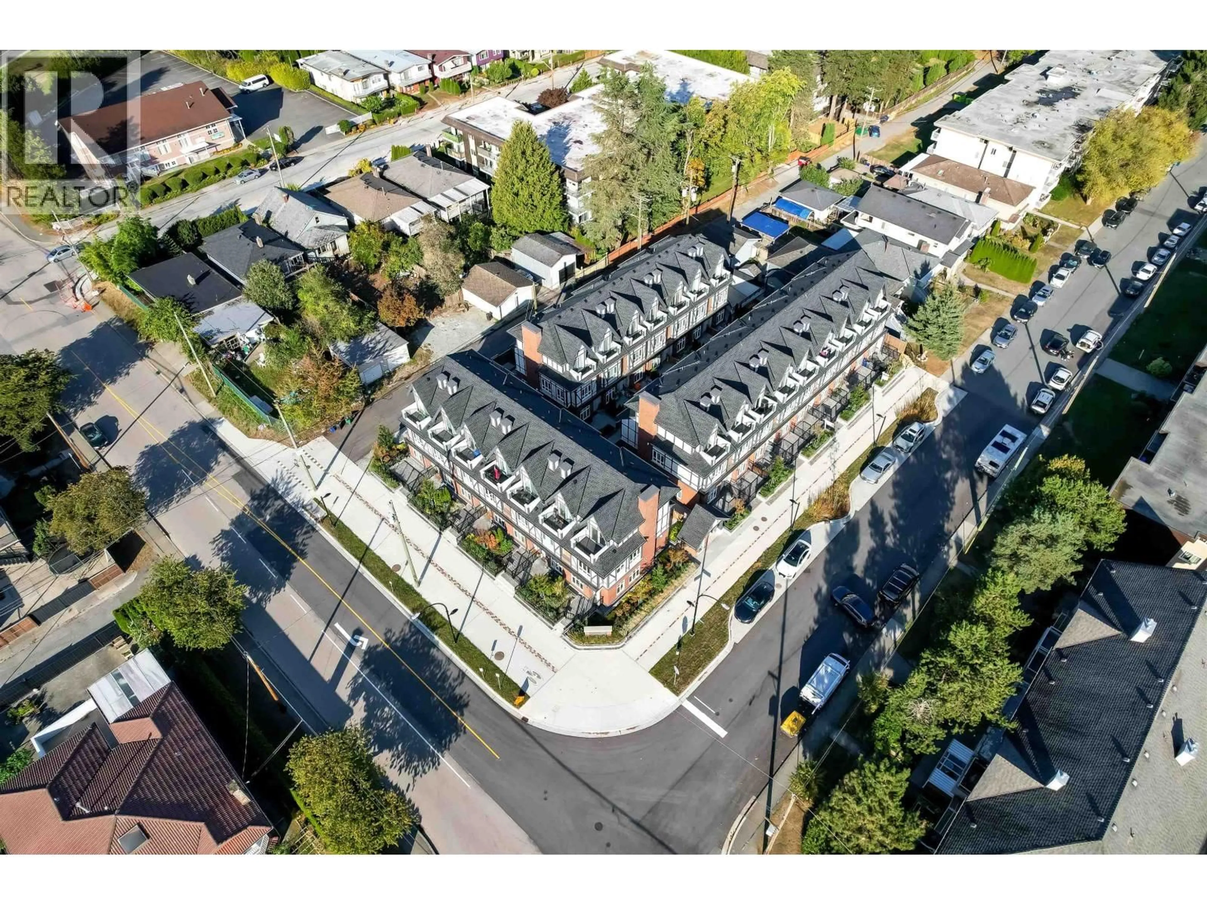 A pic from outside/outdoor area/front of a property/back of a property/a pic from drone, street for 5 - 6929 BALMORAL STREET, Burnaby British Columbia V5E1J4