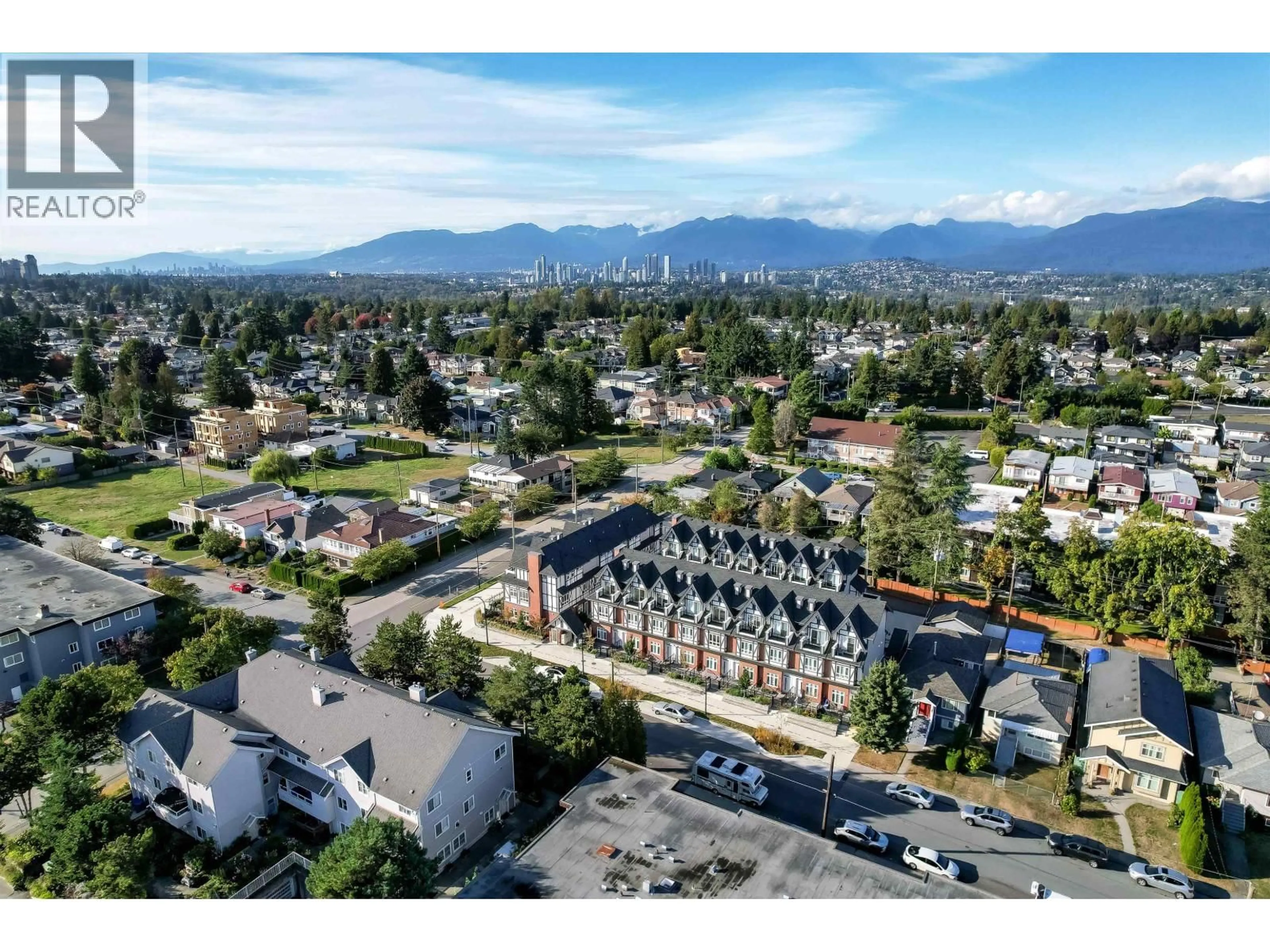 A pic from outside/outdoor area/front of a property/back of a property/a pic from drone, mountain view for 5 - 6929 BALMORAL STREET, Burnaby British Columbia V5E1J4