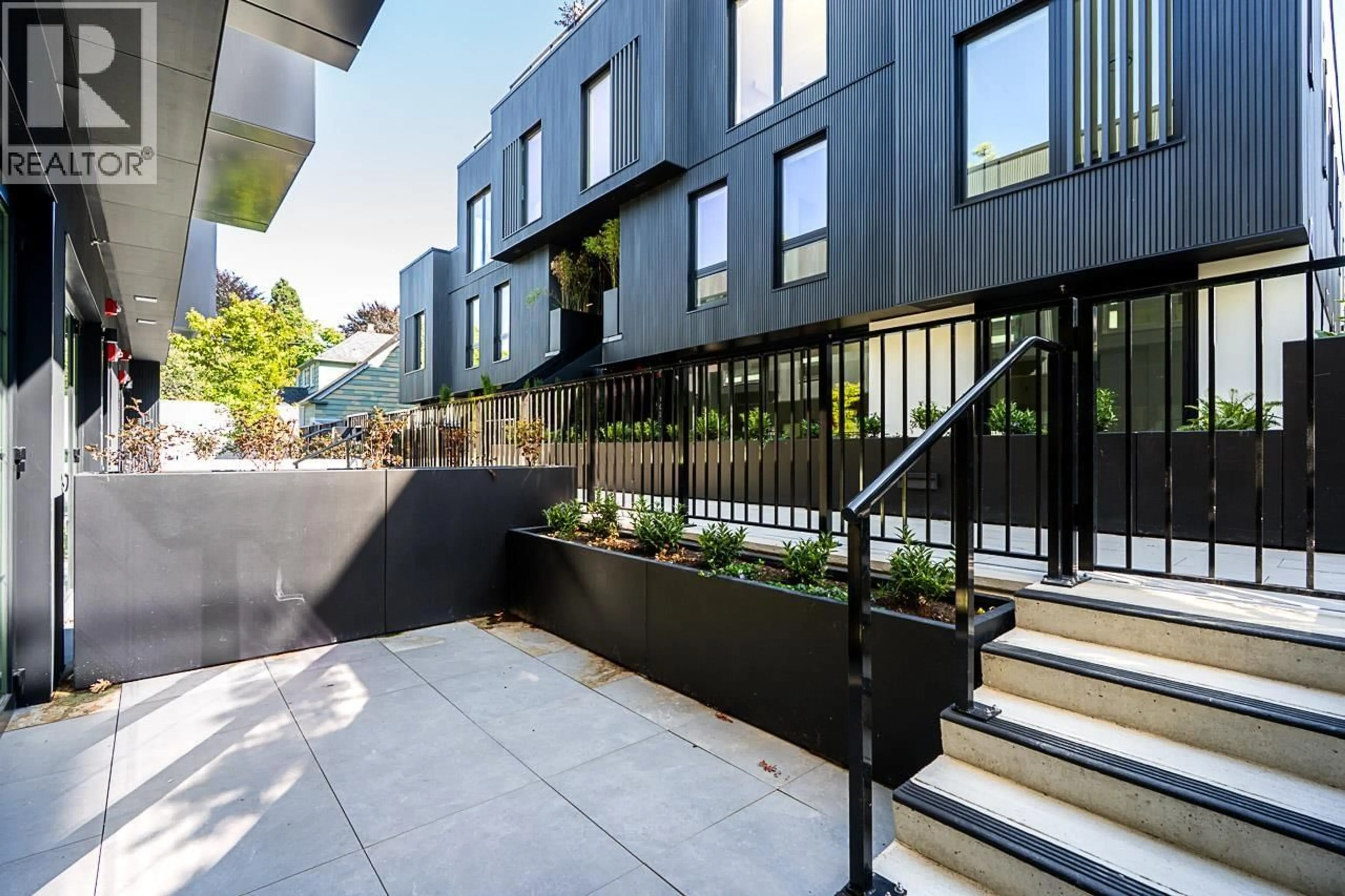 Patio, street for 107 - 551 28TH AVENUE, Vancouver British Columbia V5Z2H2