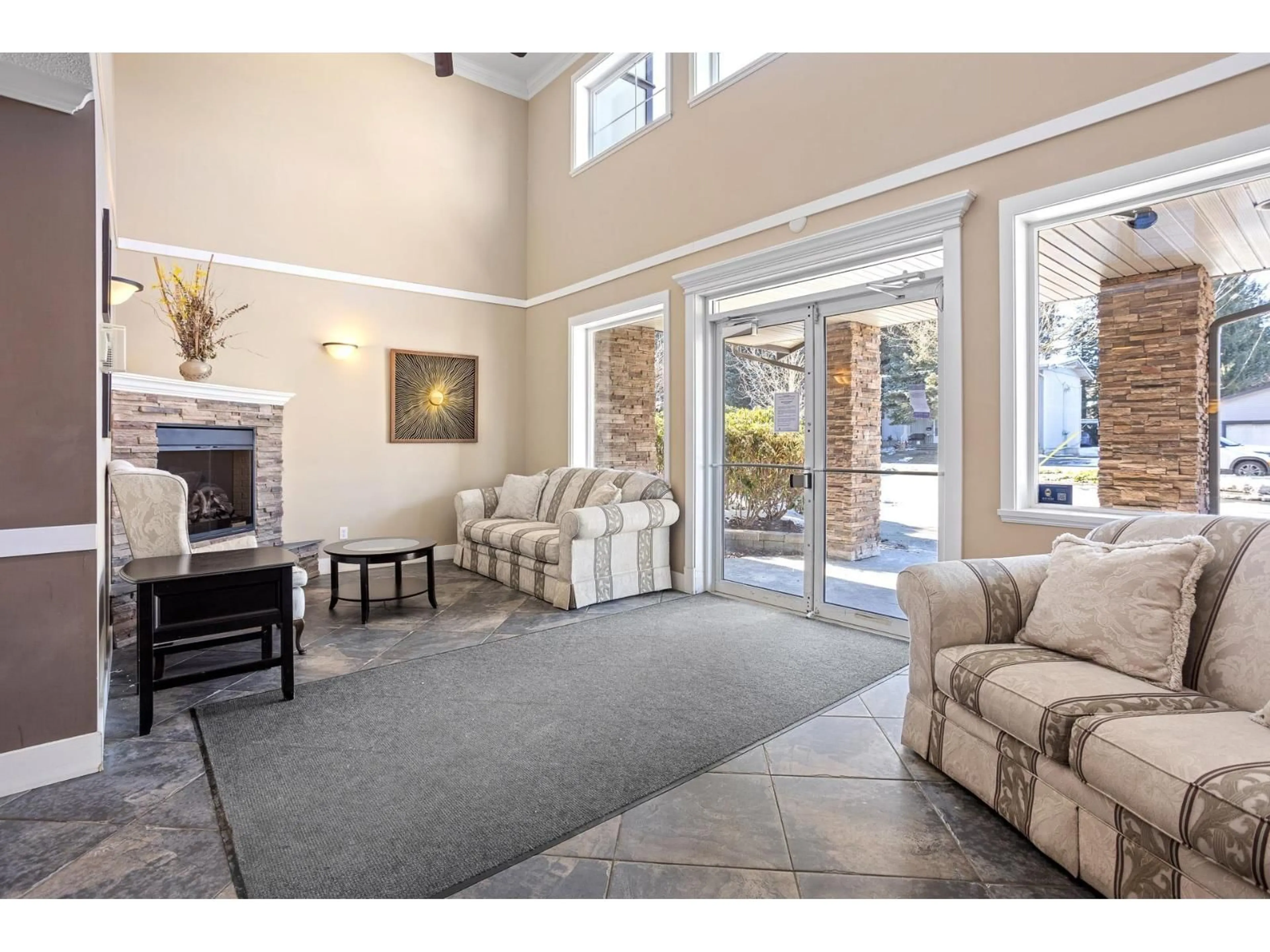Indoor foyer for 107 - 2038 SANDALWOOD, Abbotsford British Columbia V2S3H6