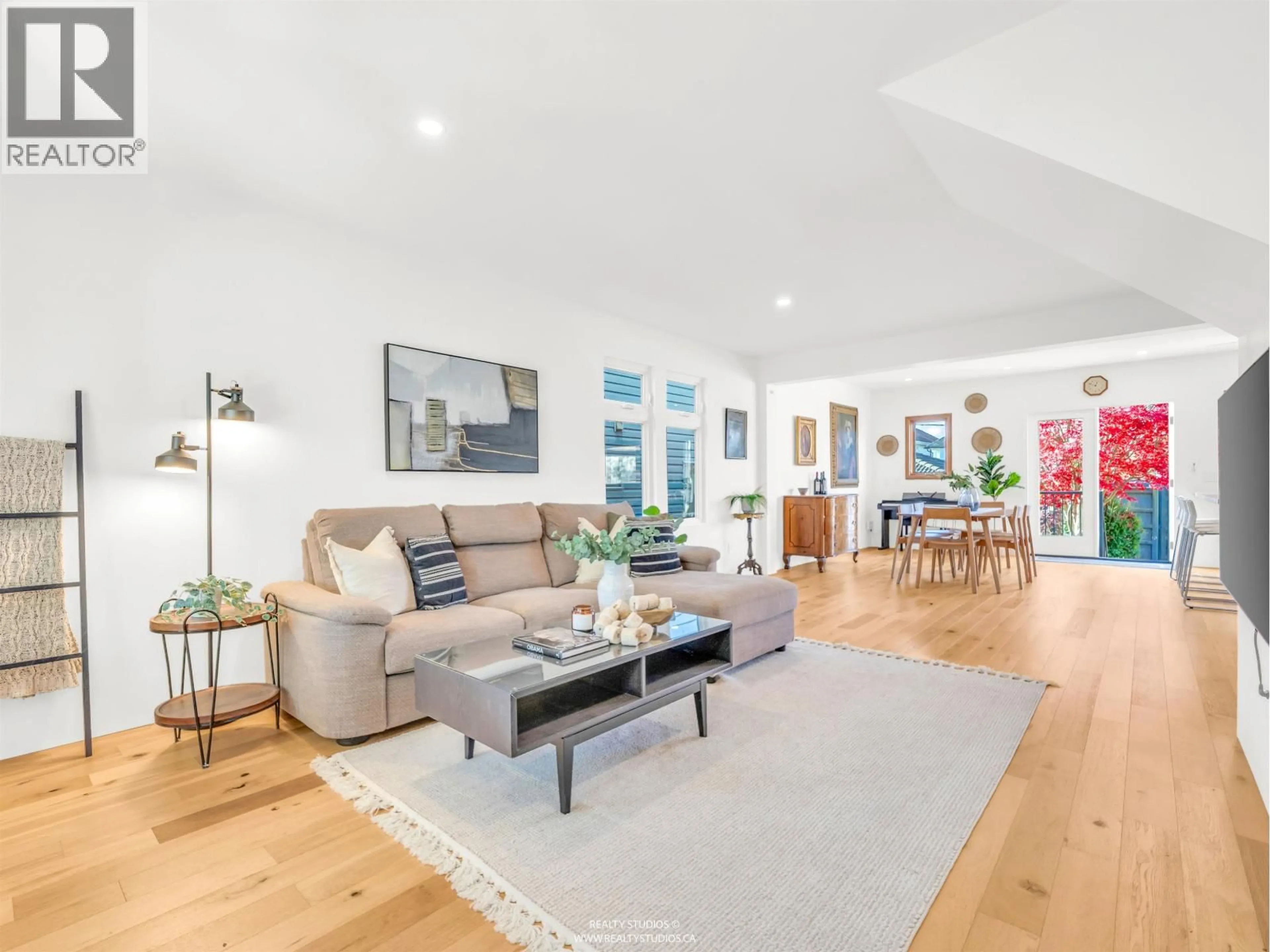 Living room with furniture, unknown for 4379 WELWYN STREET, Vancouver British Columbia V5N3Z3