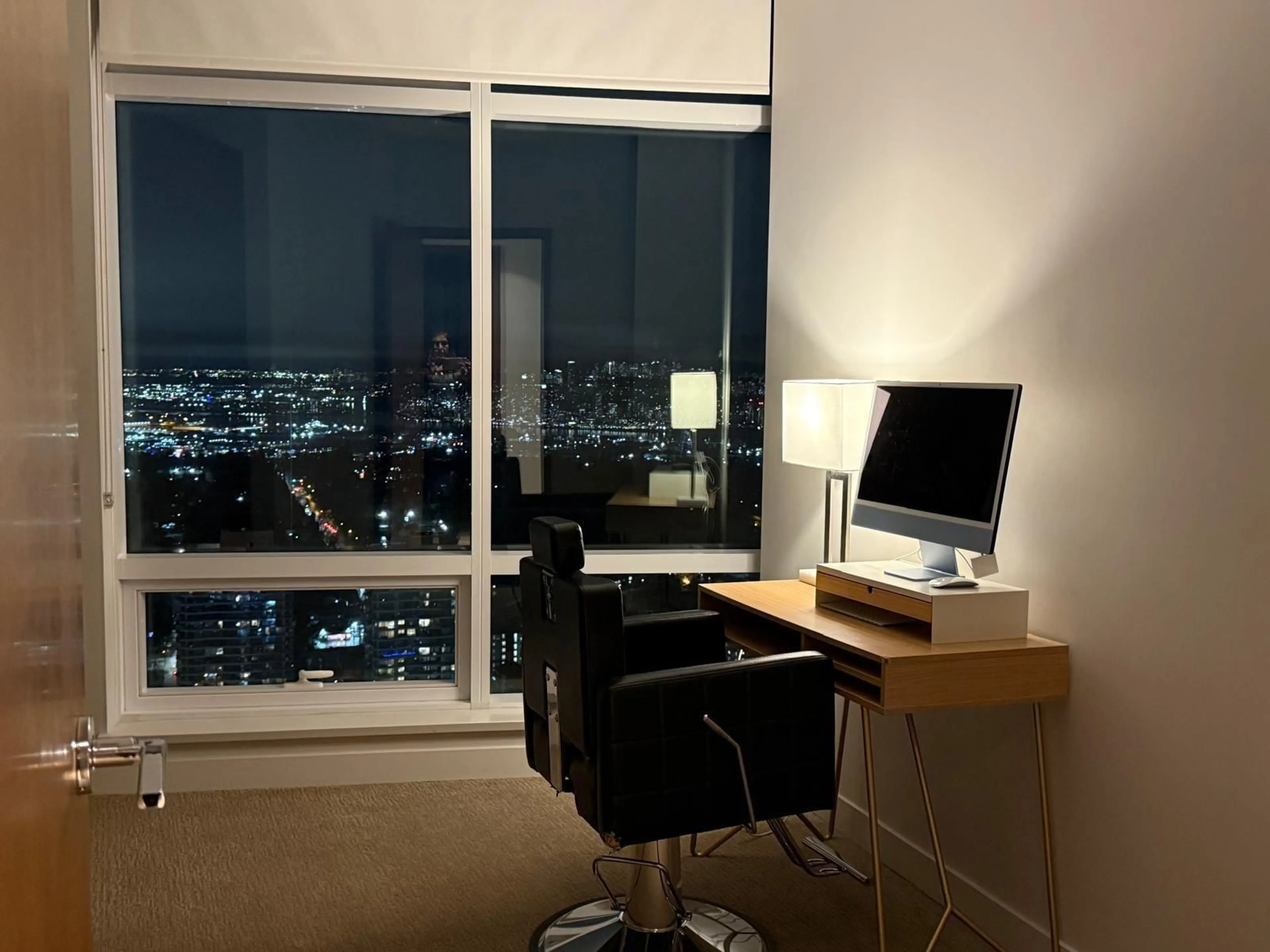 A pic of a room for 4908 - 13495 CENTRAL AVENUE, Surrey British Columbia V3T0K2