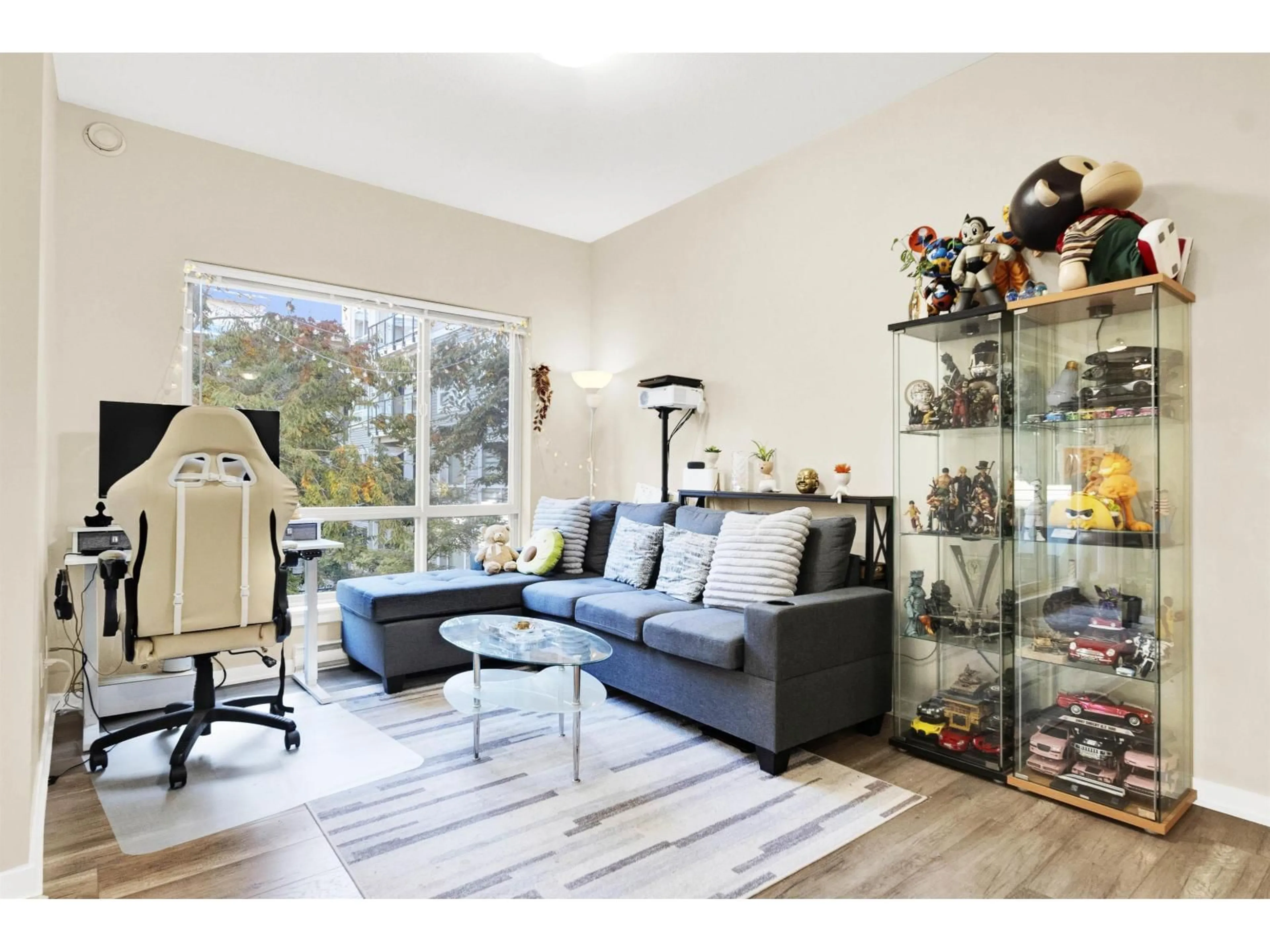 Living room with furniture, unknown for 309 - 13789 107A AVENUE, Surrey British Columbia V3T0B8