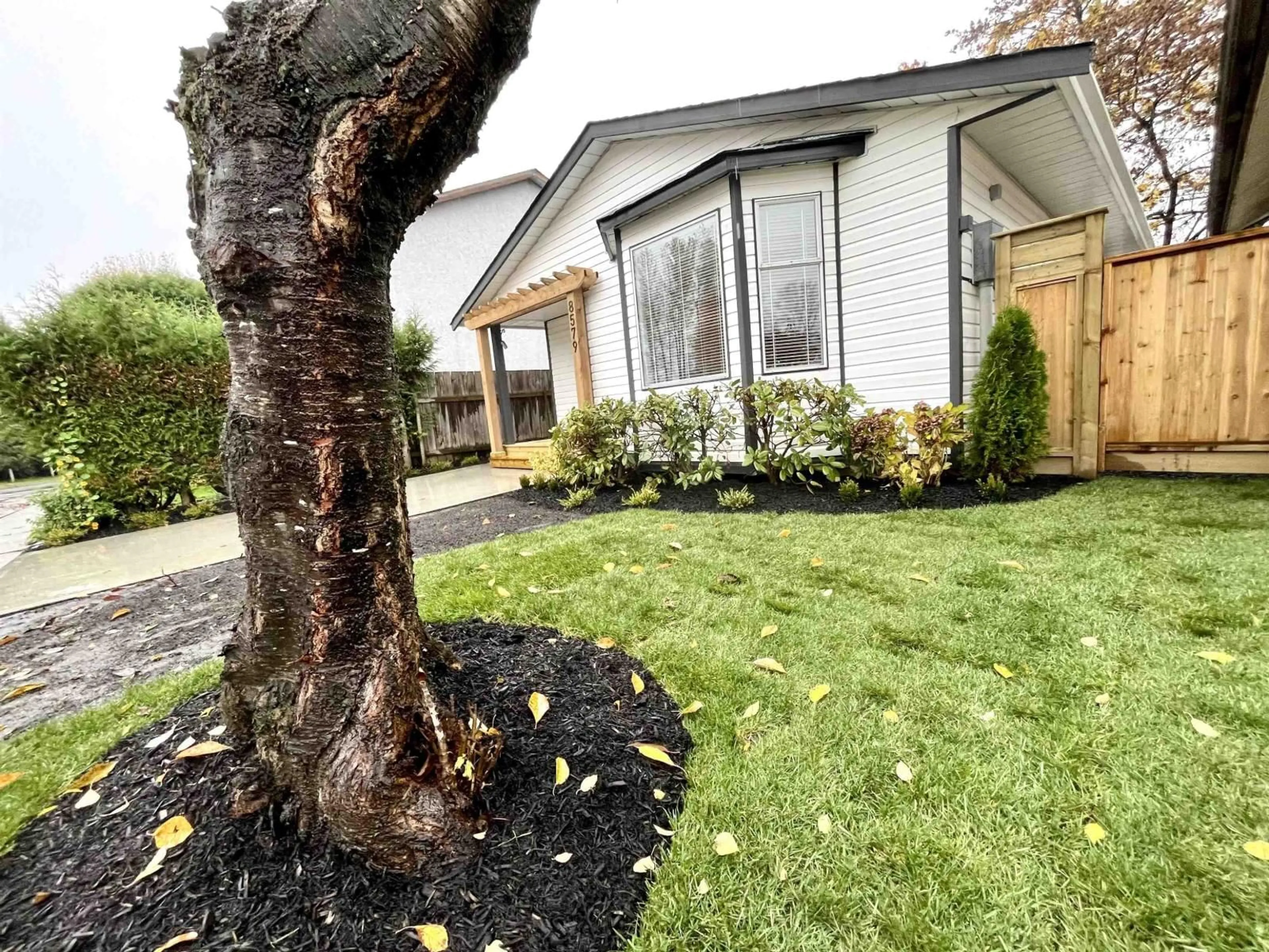 A pic from outside/outdoor area/front of a property/back of a property/a pic from drone, street for 8579 MCCUTCHEON AVENUE, Chilliwack British Columbia V2P7L3