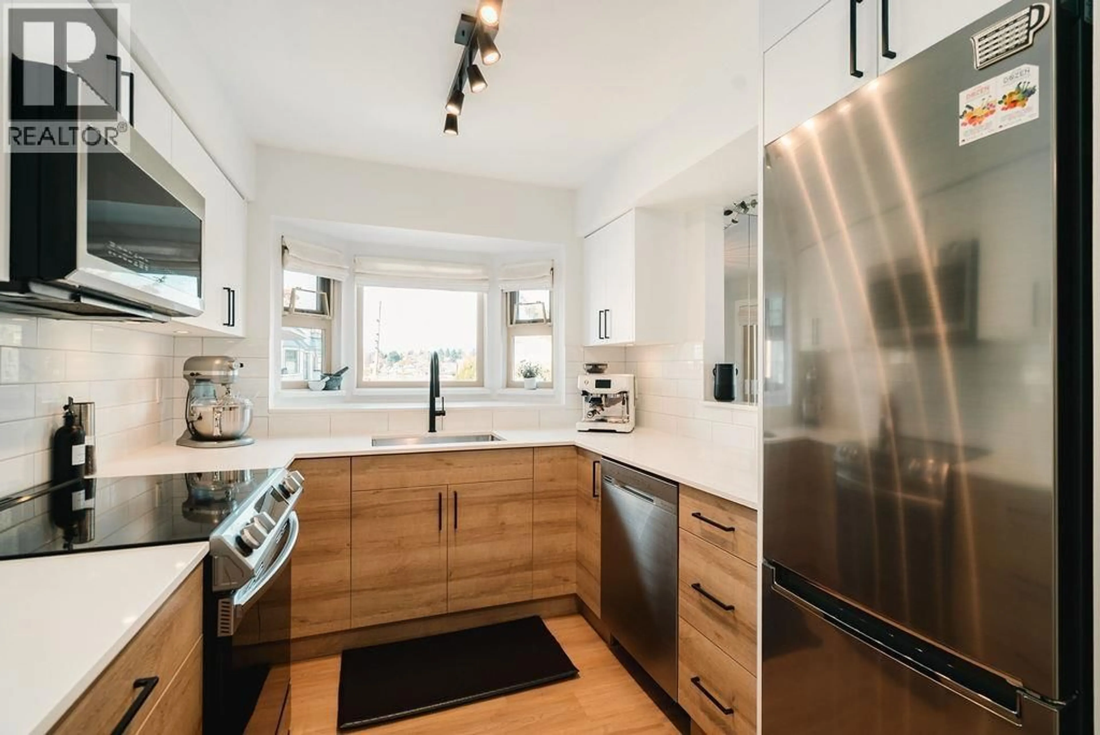 Contemporary kitchen, unknown for 310 - 737 HAMILTON STREET, New Westminster British Columbia V3M2M7