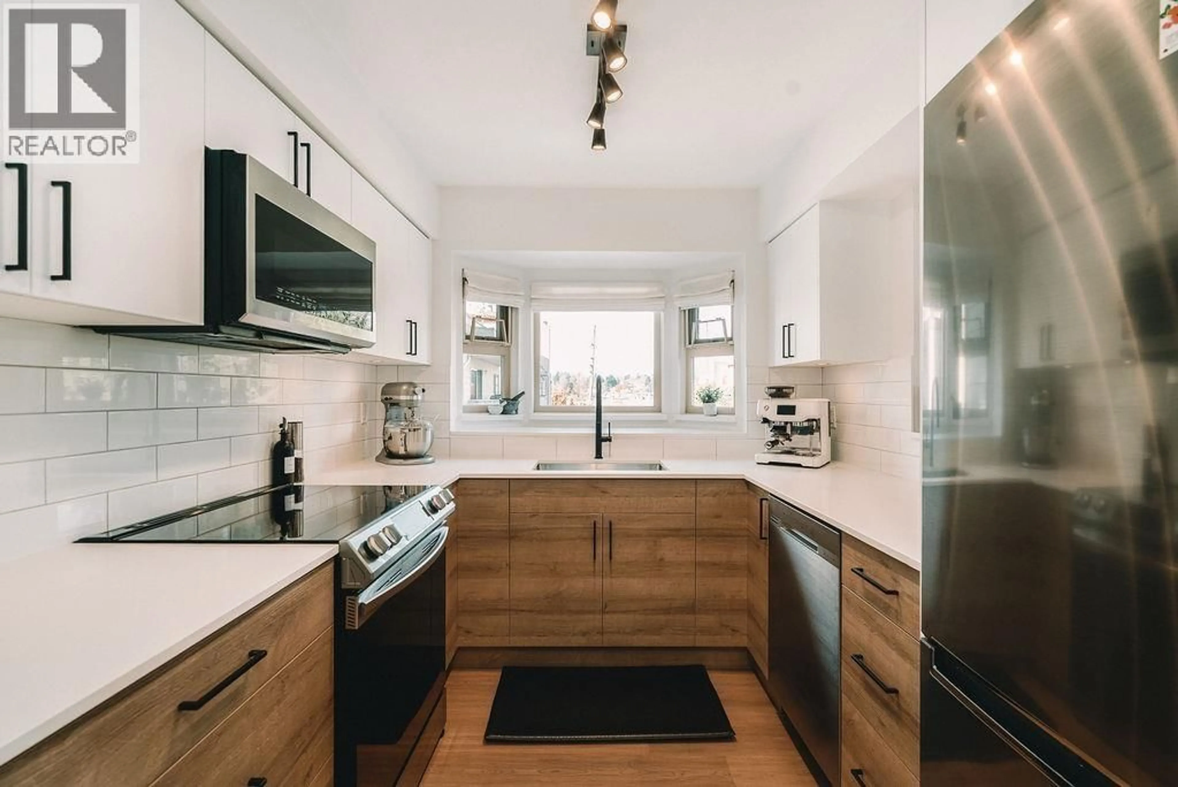 Contemporary kitchen, unknown for 310 - 737 HAMILTON STREET, New Westminster British Columbia V3M2M7