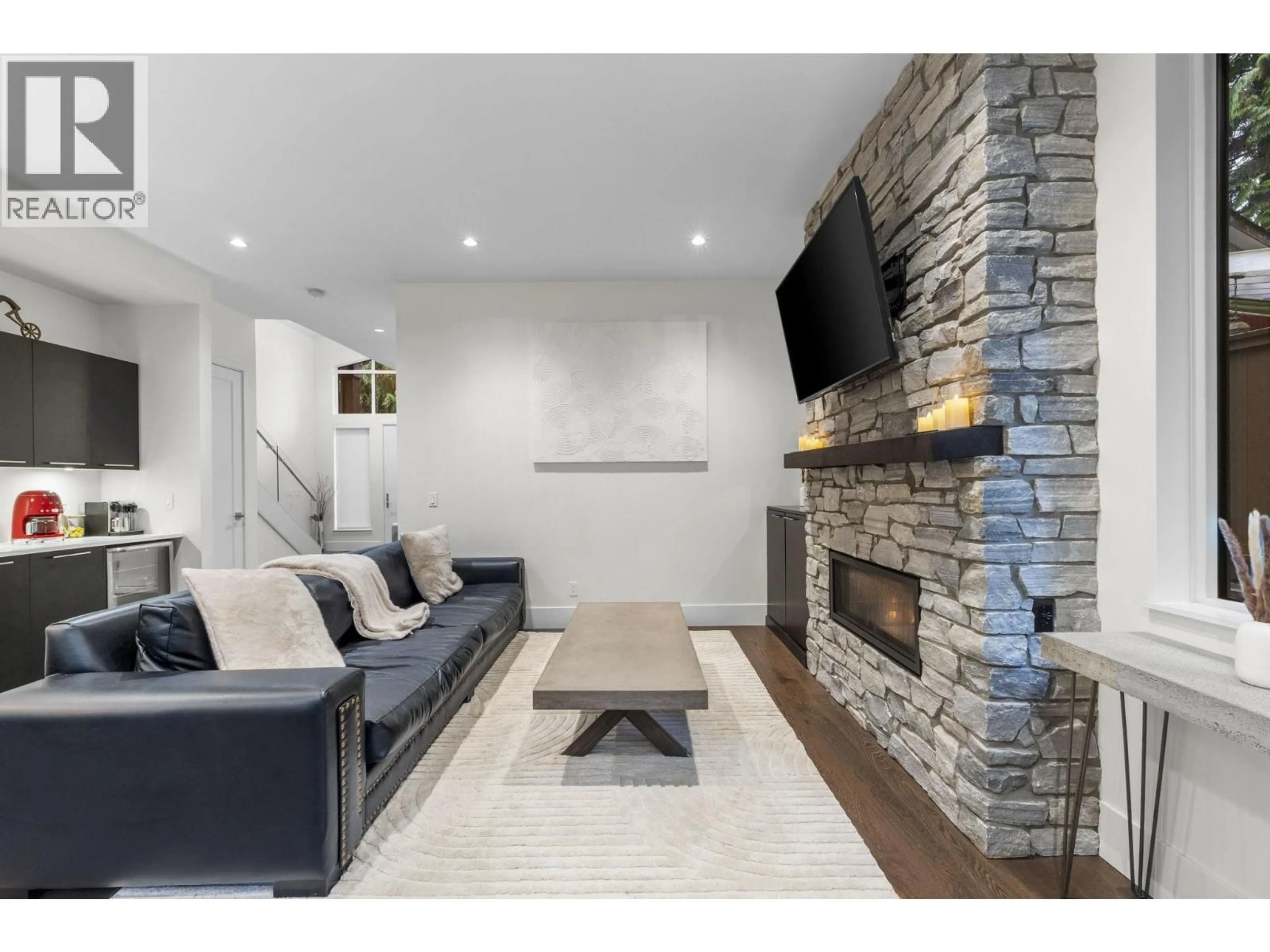 Living room with furniture, unknown for 22 - 3295 SUNNYSIDE ROAD, Anmore British Columbia V3H4Z4