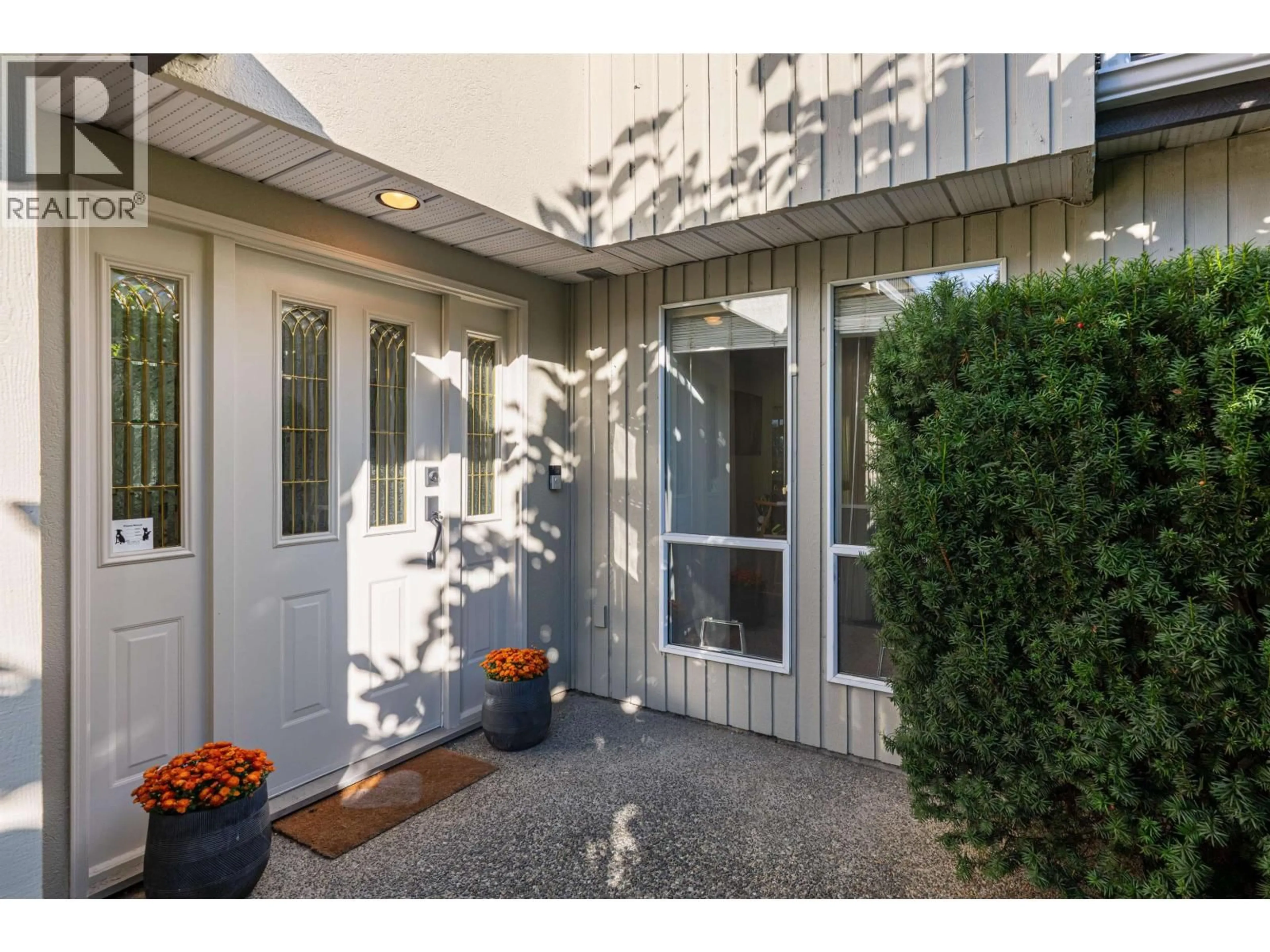 Indoor entryway for 48 - 1001 NORTHLANDS DRIVE, North Vancouver British Columbia V7H2Z2