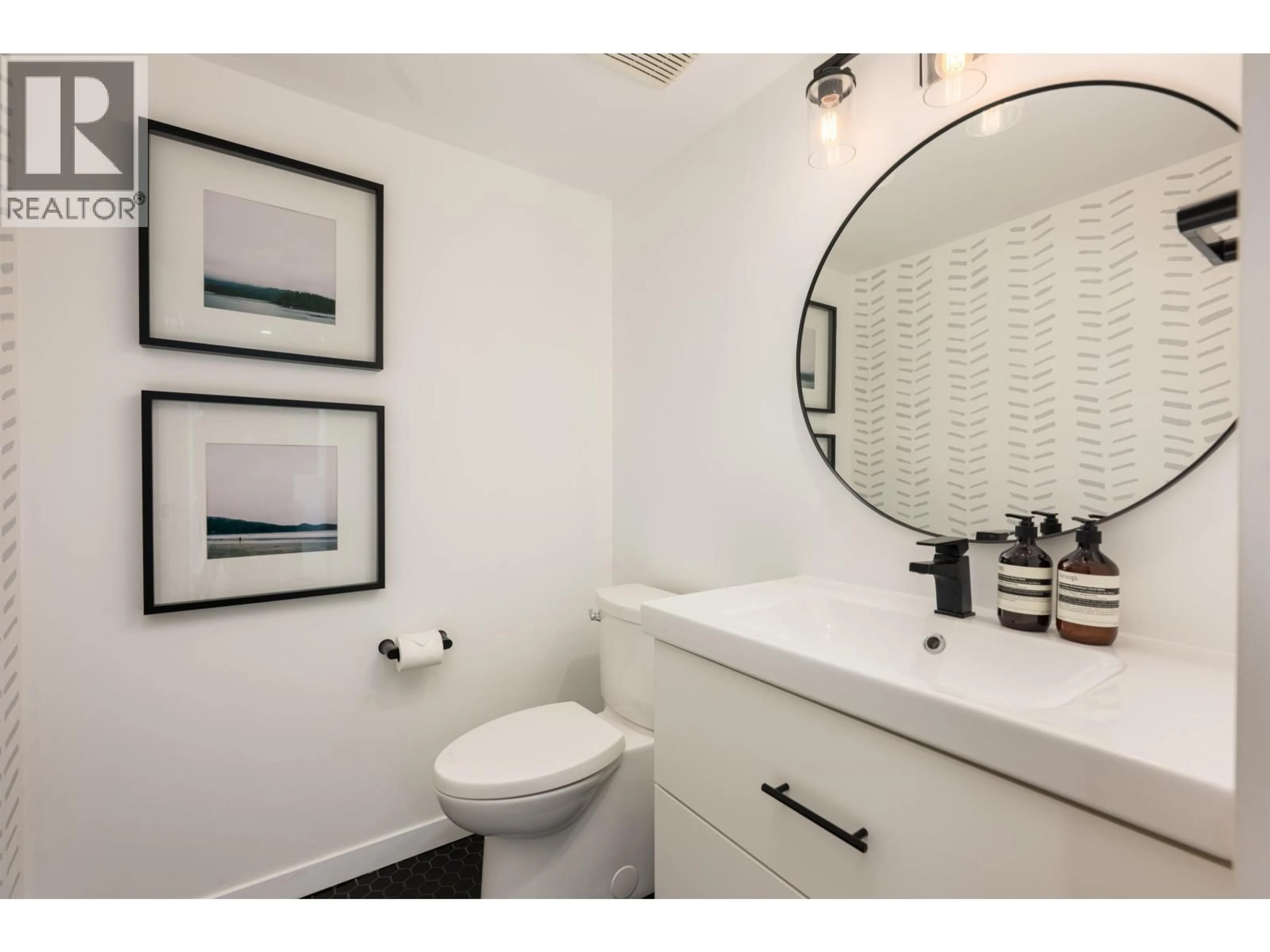 Contemporary bathroom, ceramic/tile floor for 48 - 1001 NORTHLANDS DRIVE, North Vancouver British Columbia V7H2Z2