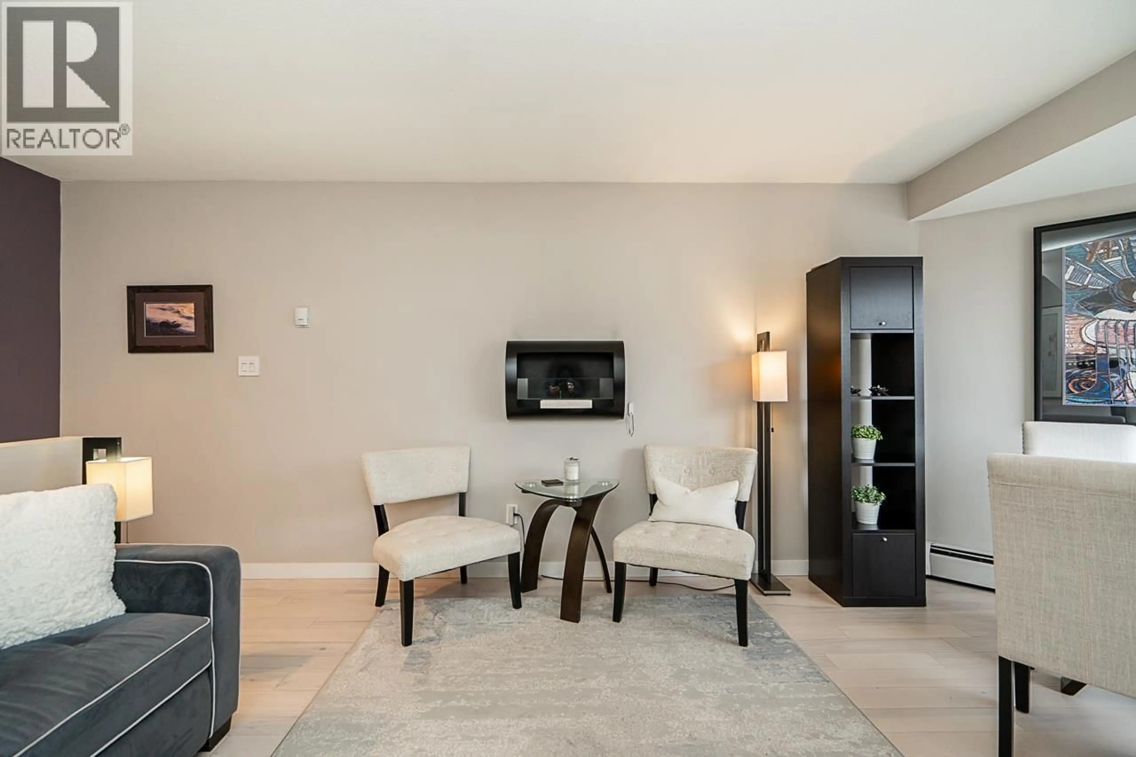 Living room with furniture, unknown for 51 - 870 7TH AVENUE, Vancouver British Columbia V5Z4C1