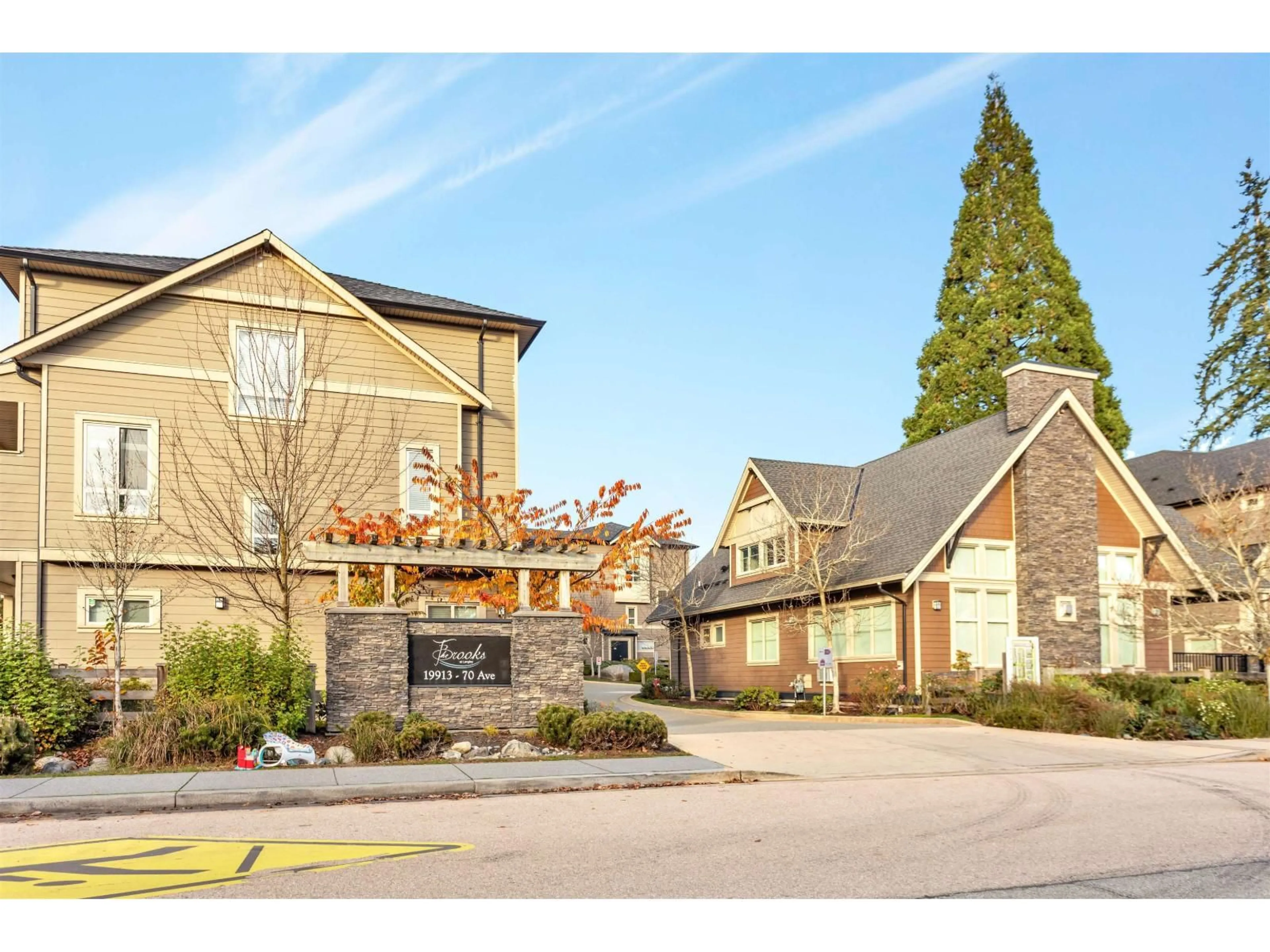 A pic from outside/outdoor area/front of a property/back of a property/a pic from drone, unknown for 44 - 19913 70, Langley British Columbia V2Y0S9