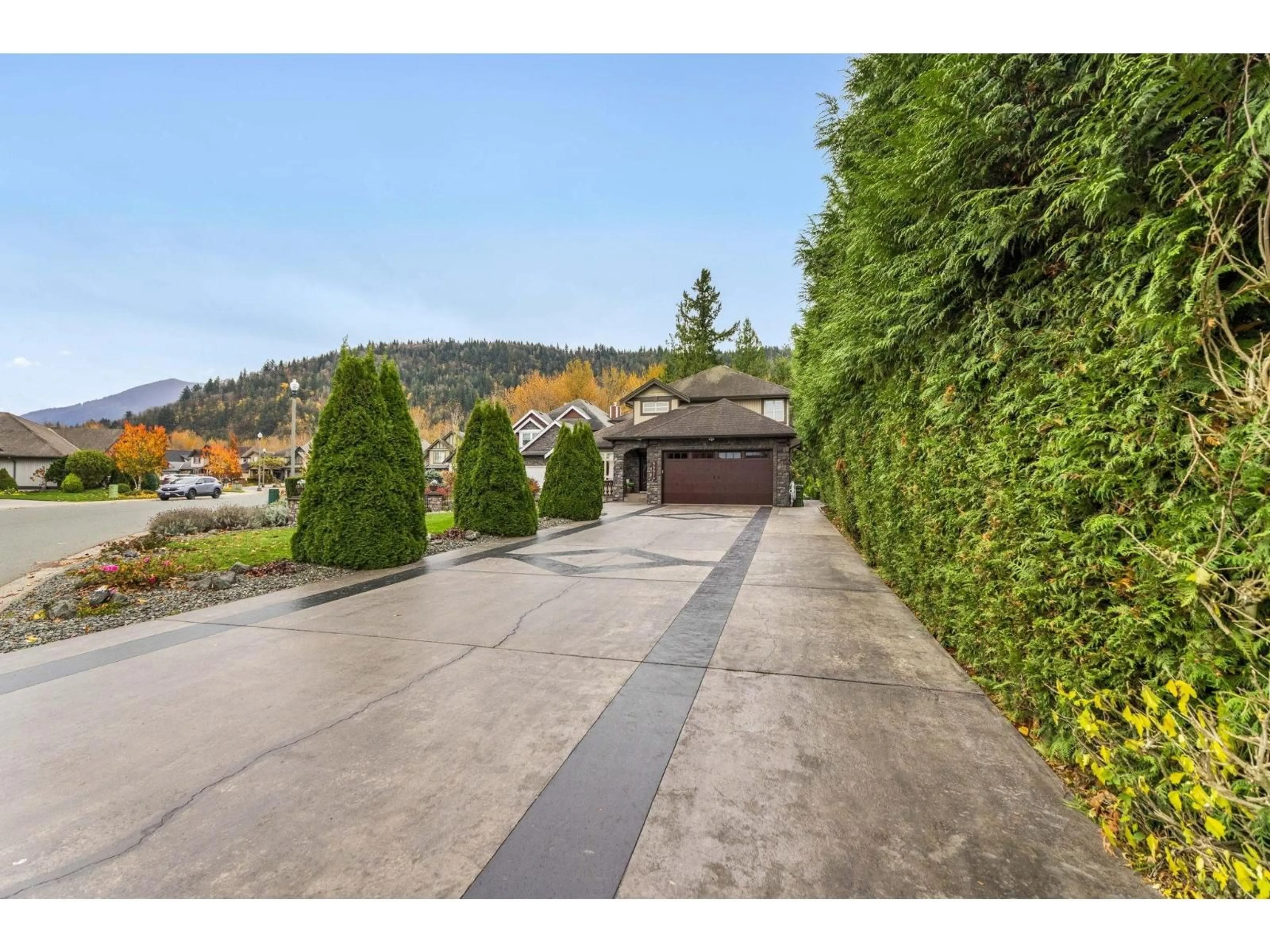 A pic from outside/outdoor area/front of a property/back of a property/a pic from drone, unknown for 44414 MCLAREN DRIVE, Chilliwack British Columbia V2R0A3