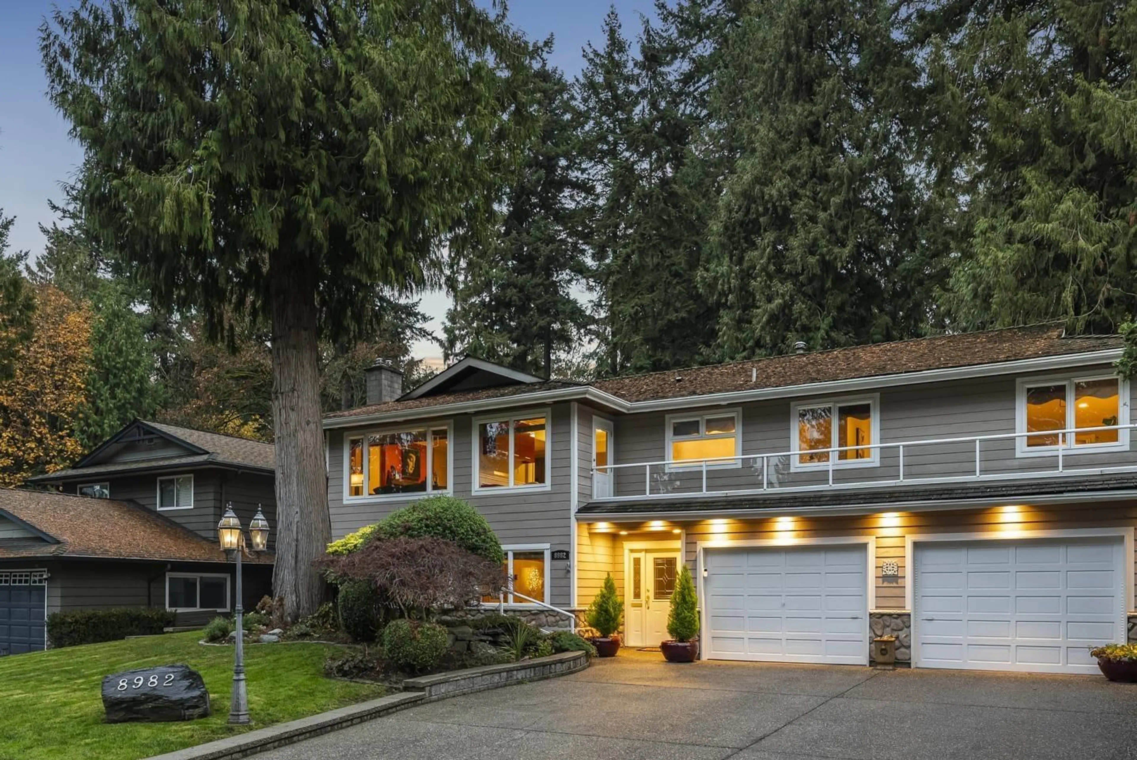 Home with vinyl exterior material, street for 8982 COLLINGS, Delta British Columbia V4C7E9