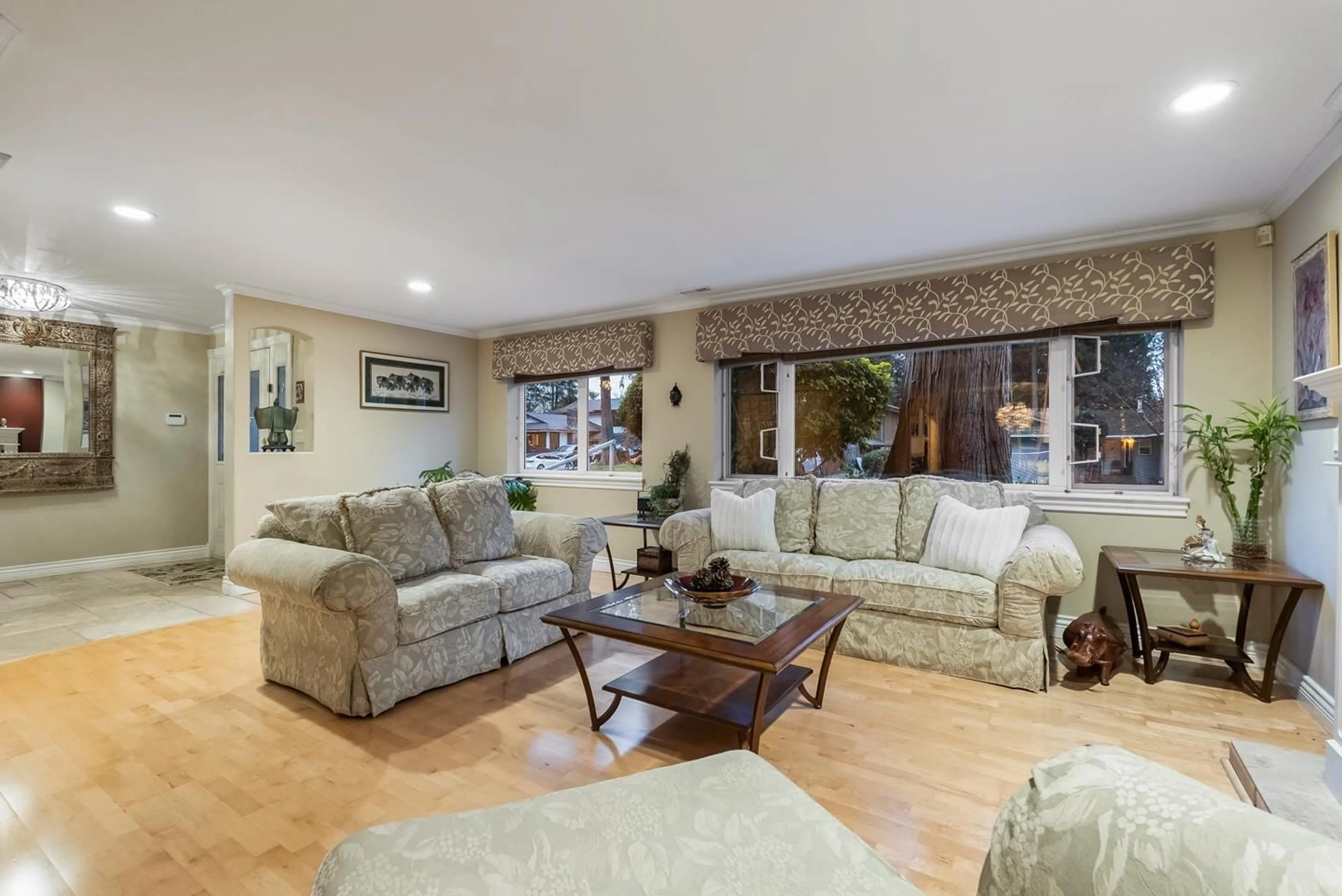 Living room with furniture, unknown for 8982 COLLINGS, Delta British Columbia V4C7E9