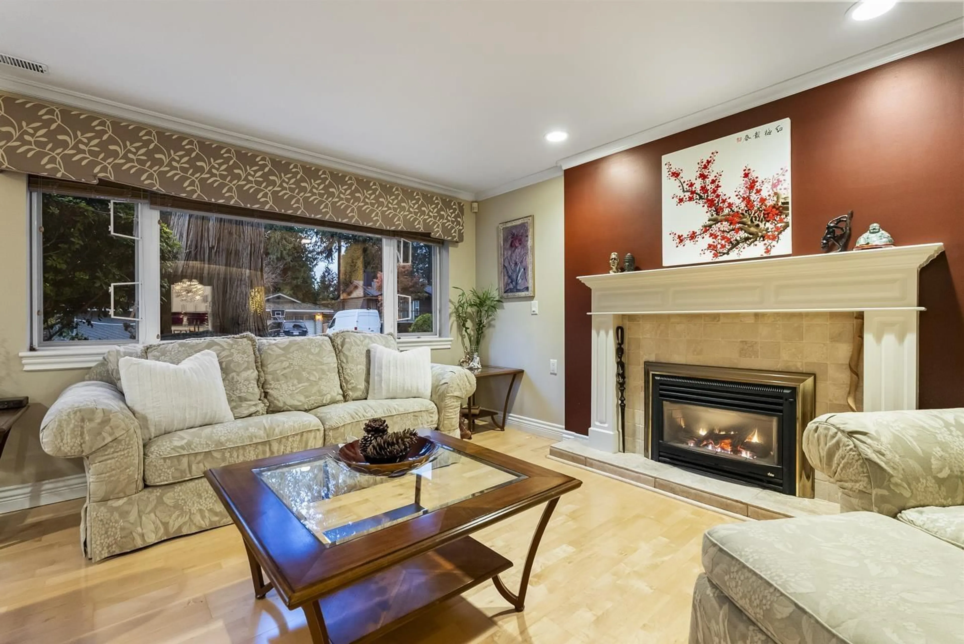 Living room with furniture, unknown for 8982 COLLINGS, Delta British Columbia V4C7E9