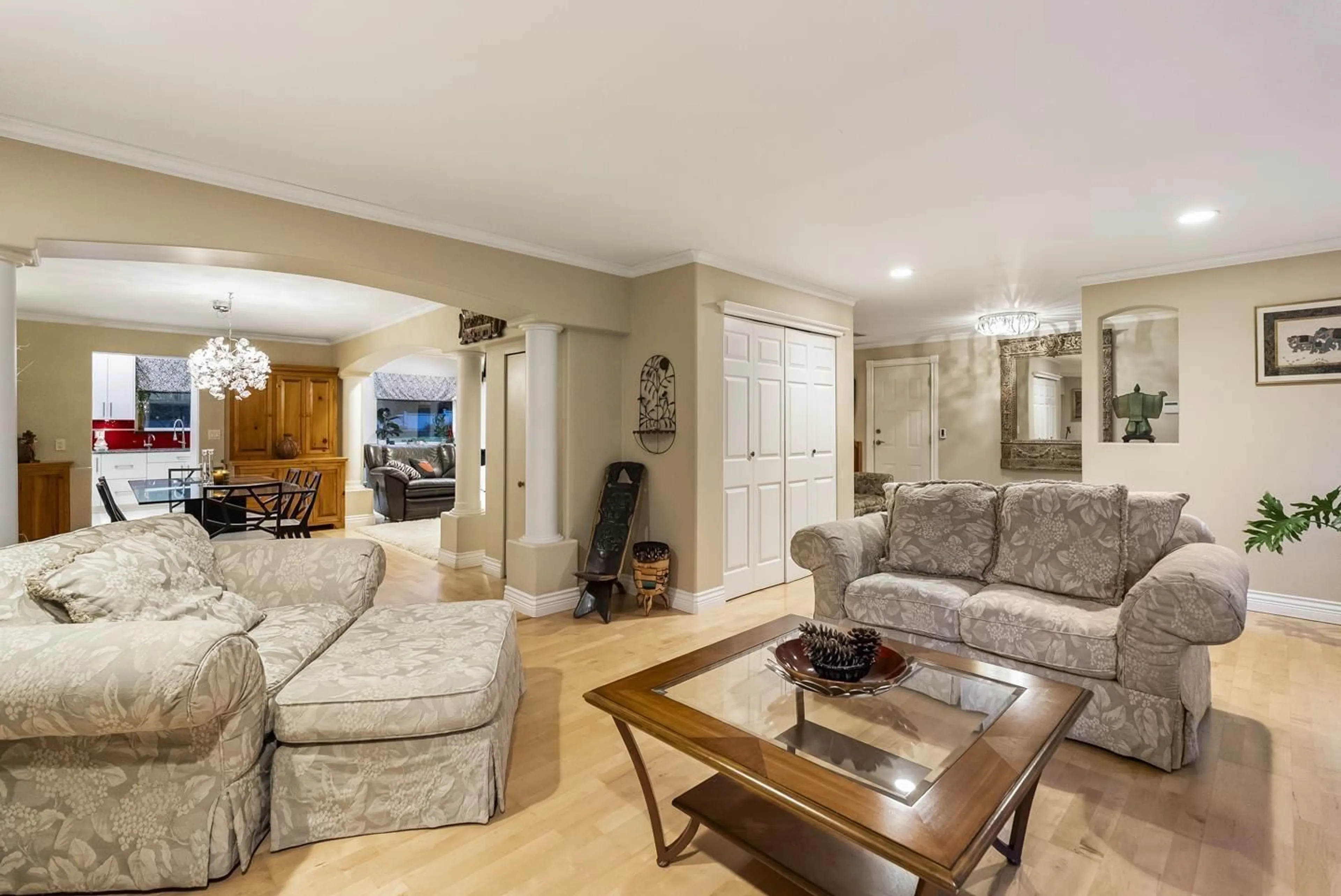 Living room with furniture, unknown for 8982 COLLINGS, Delta British Columbia V4C7E9