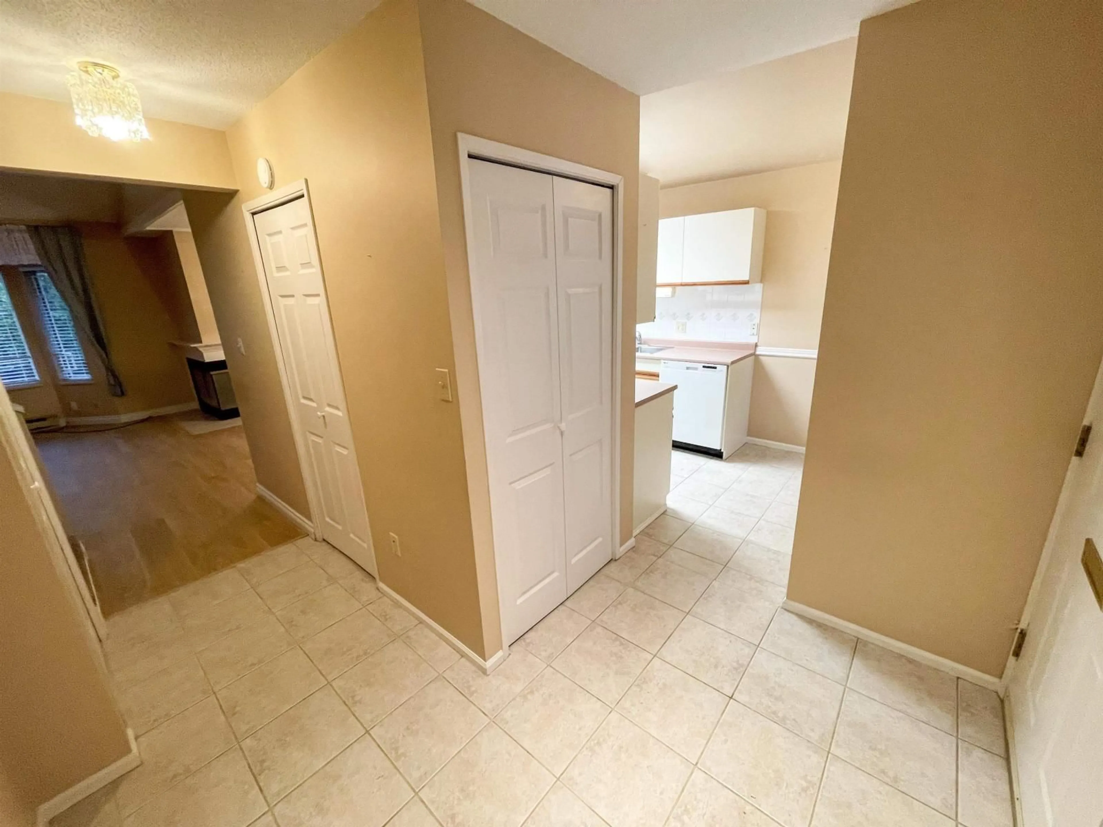 A pic of a room for 3 - 10074 154, Surrey British Columbia V3R4J6