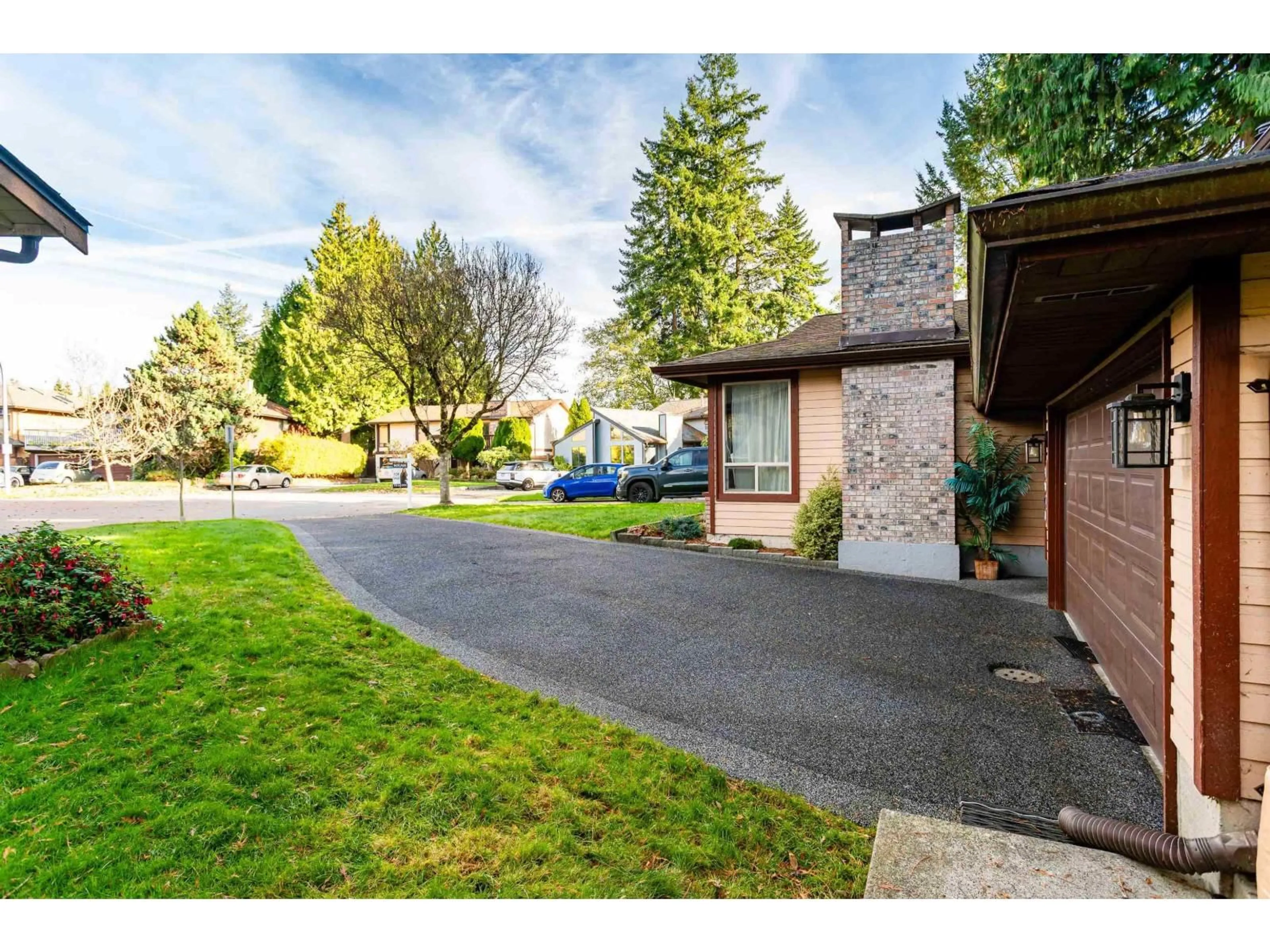 A pic from outside/outdoor area/front of a property/back of a property/a pic from drone, street for 8971 145A, Surrey British Columbia V3R7J7