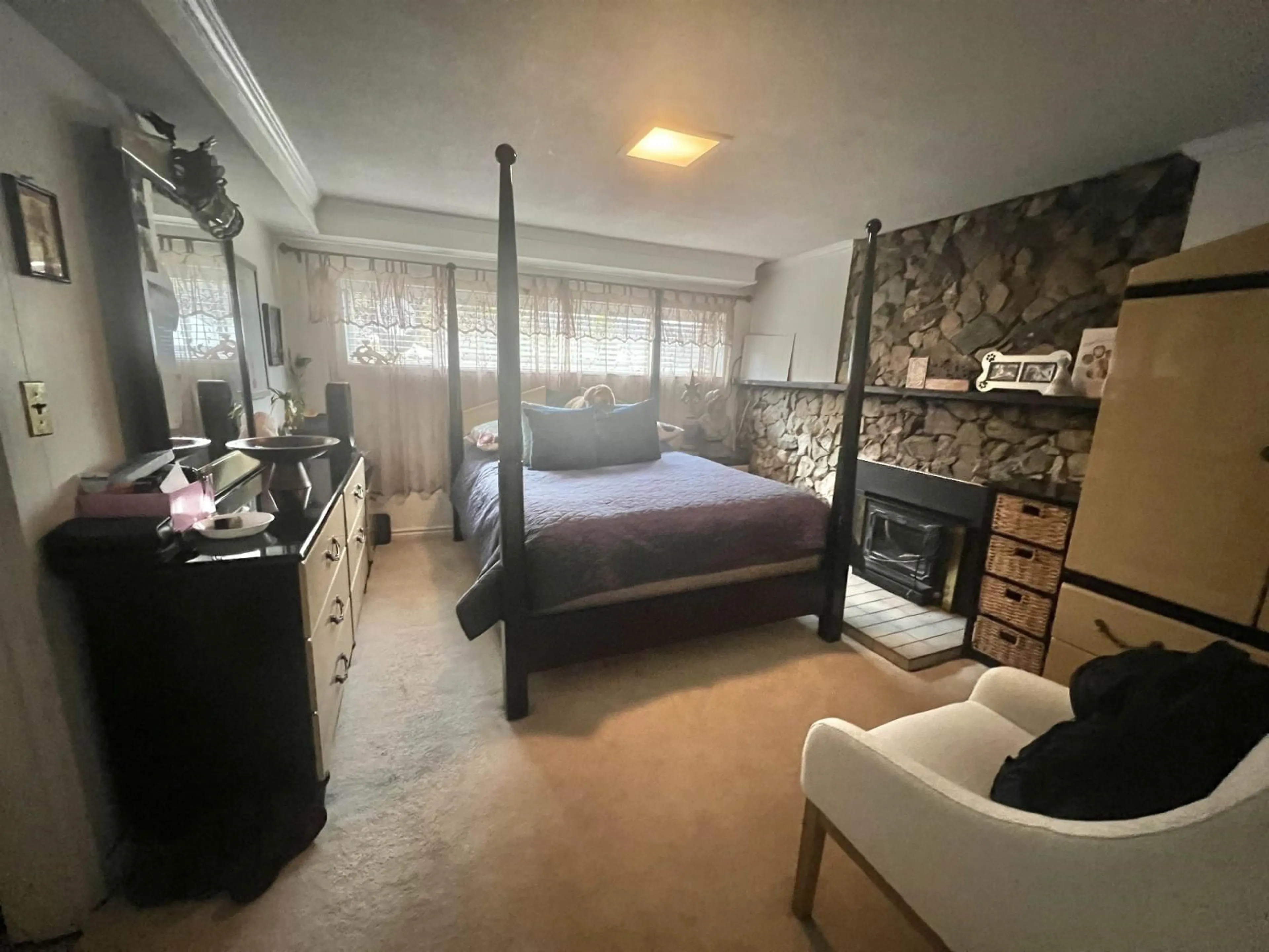 A pic of a room for 12542 GROVE, Surrey British Columbia V3V2L7