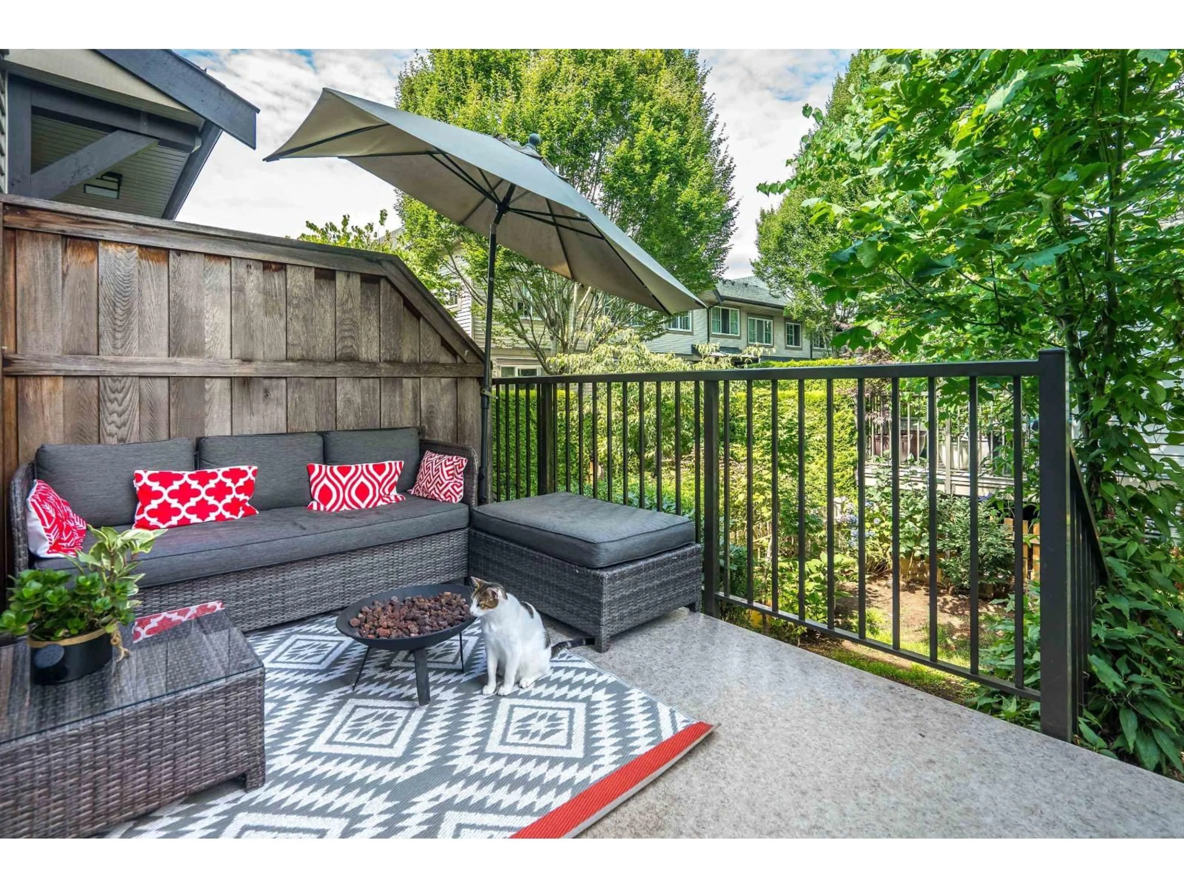 Patio, unknown for 252 - 2501 161A, Surrey British Columbia V3S7Y6