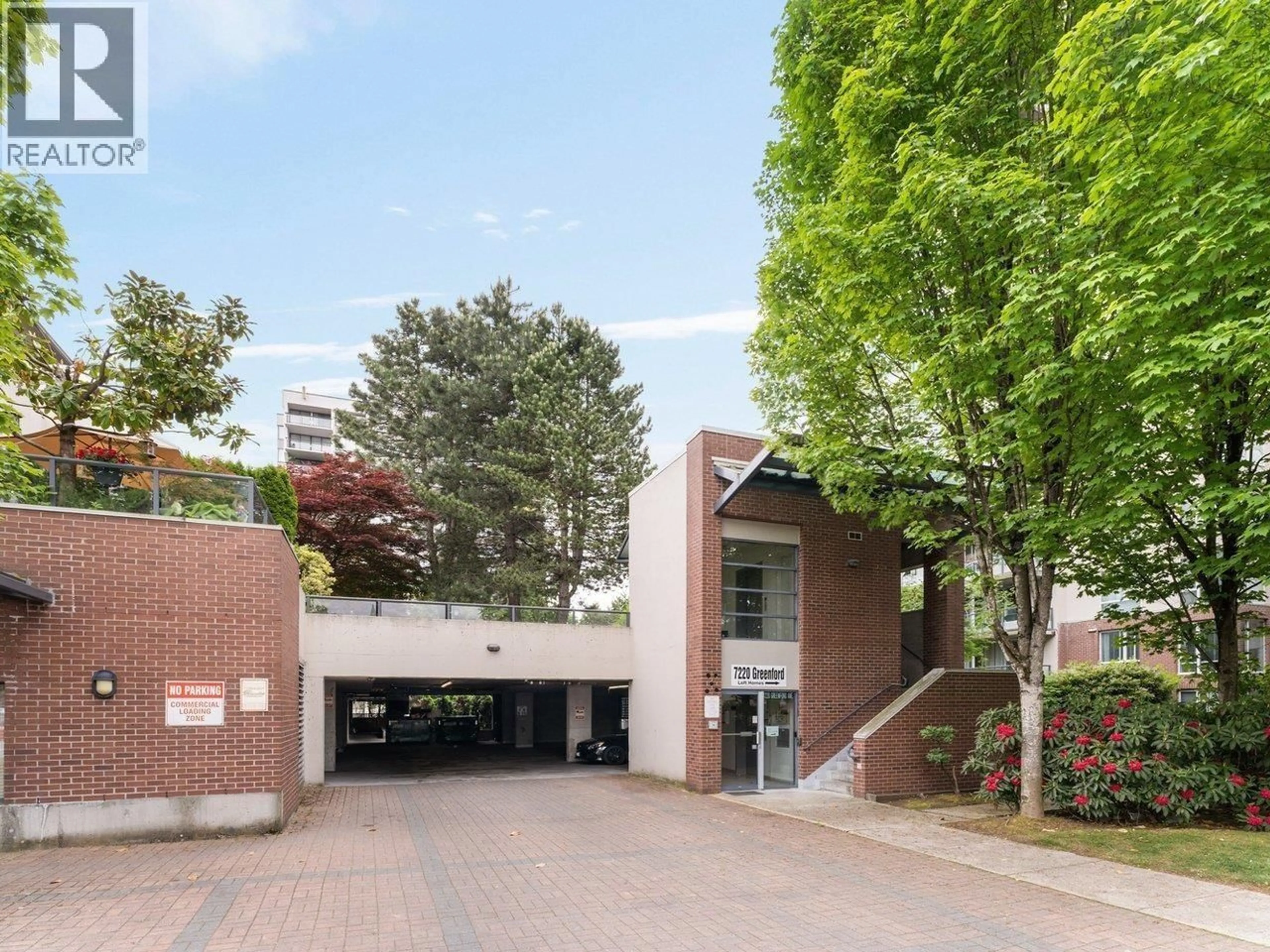 Indoor foyer for 202 - 7220 GREENFORD AVENUE, Burnaby British Columbia V5E4J8