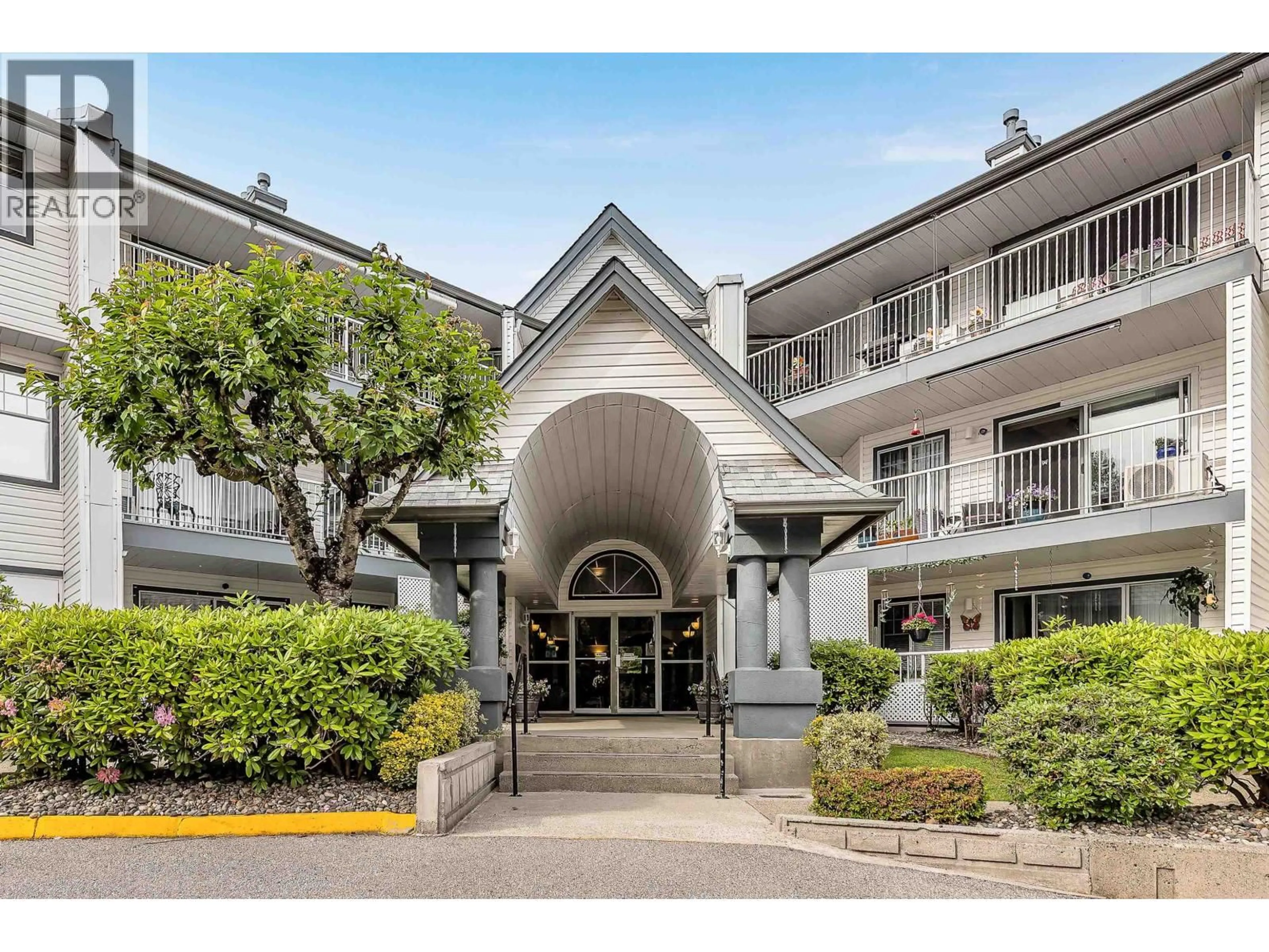 Indoor foyer for 207 - 11601 227 STREET, Maple Ridge British Columbia V2X0J7